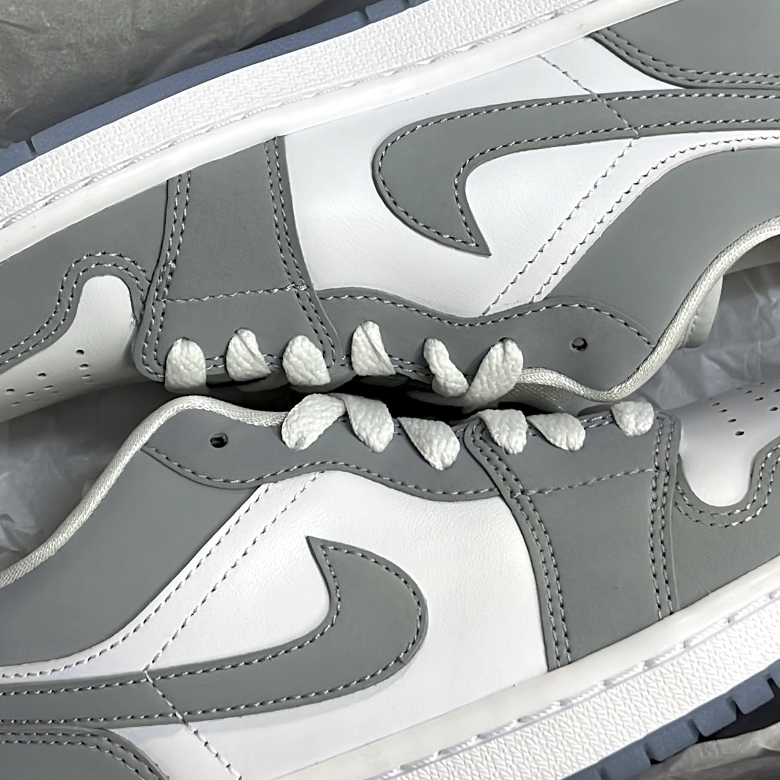 (W) Jordan 1 Low White Wolf Grey 착용 스타일