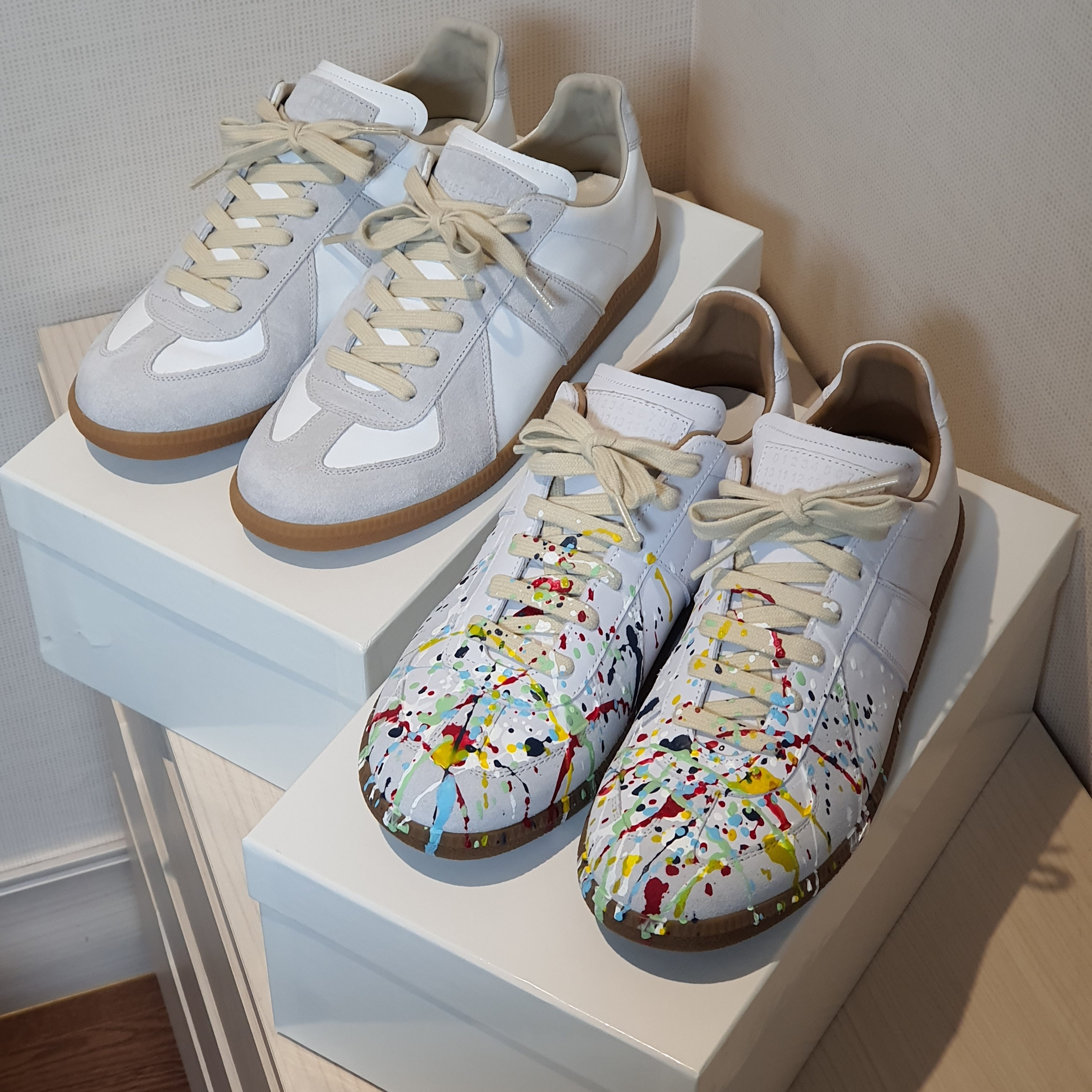 Maison Margiela Replica Paint Drop Sneakers, Maison Margiela Calfskin Replica Sneakers 착용 스타일