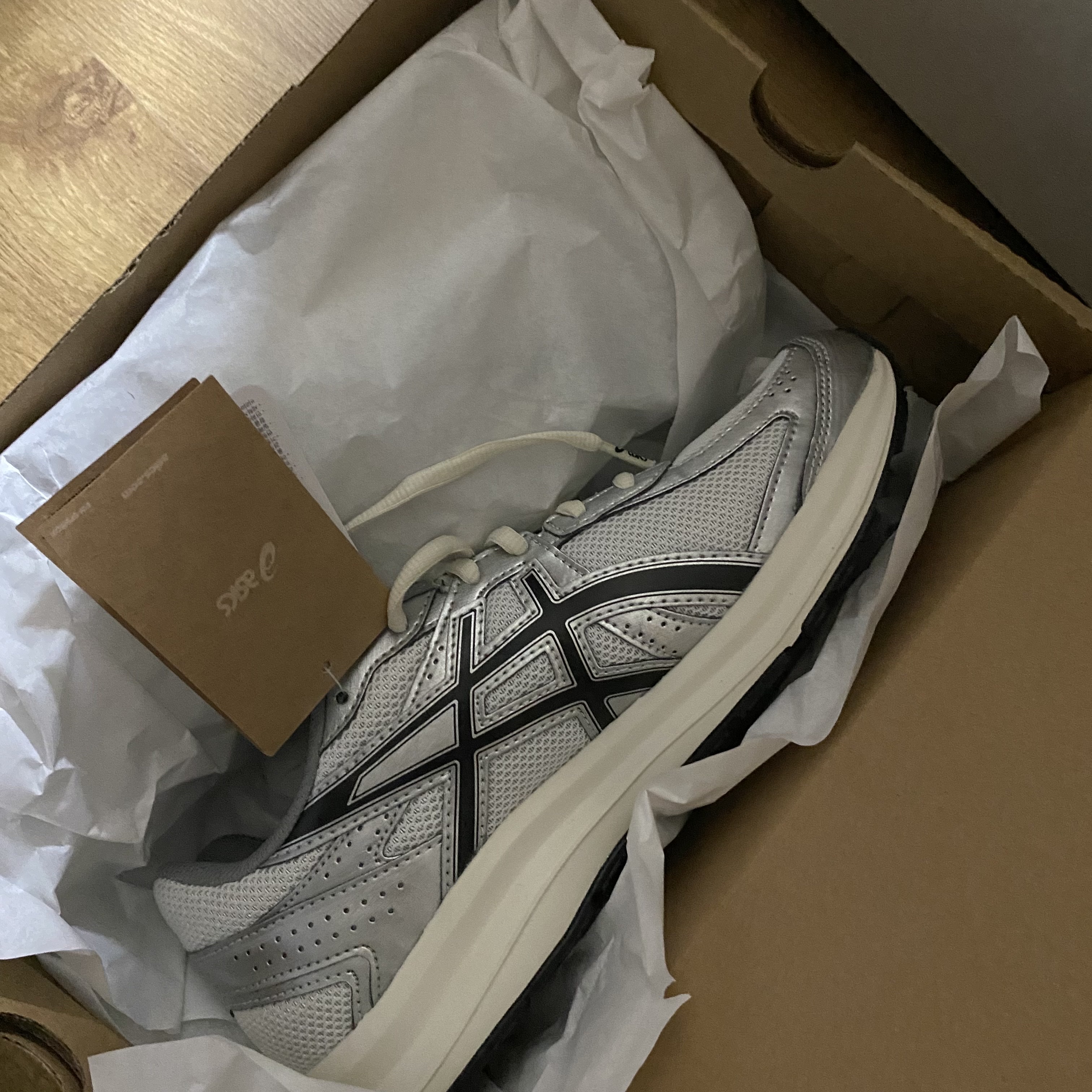 Asics Jog 100 S White Black - 2E Wide 착용 스타일