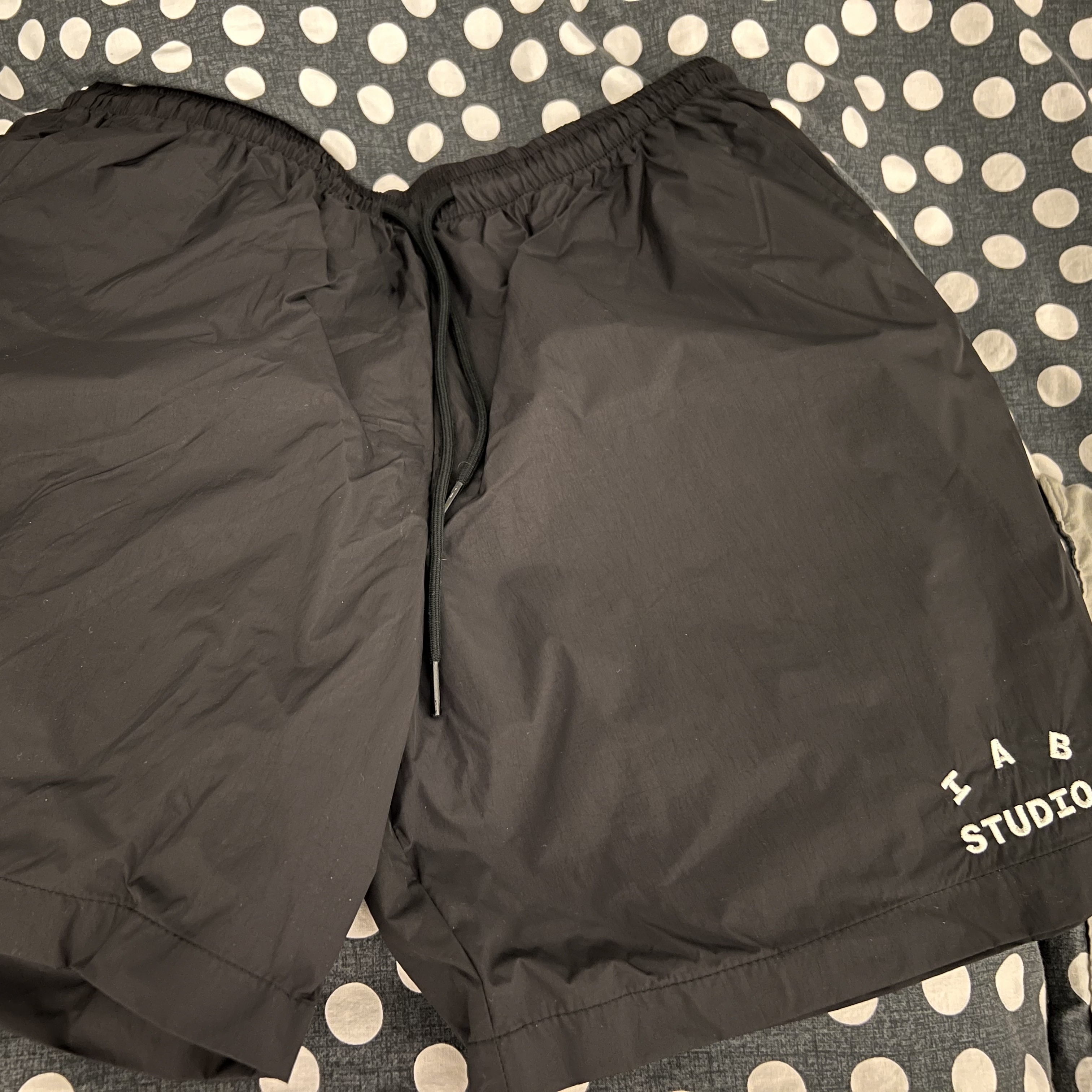 IAB Studio Woven Shorts Black - 23FW 착용 스타일 - 1