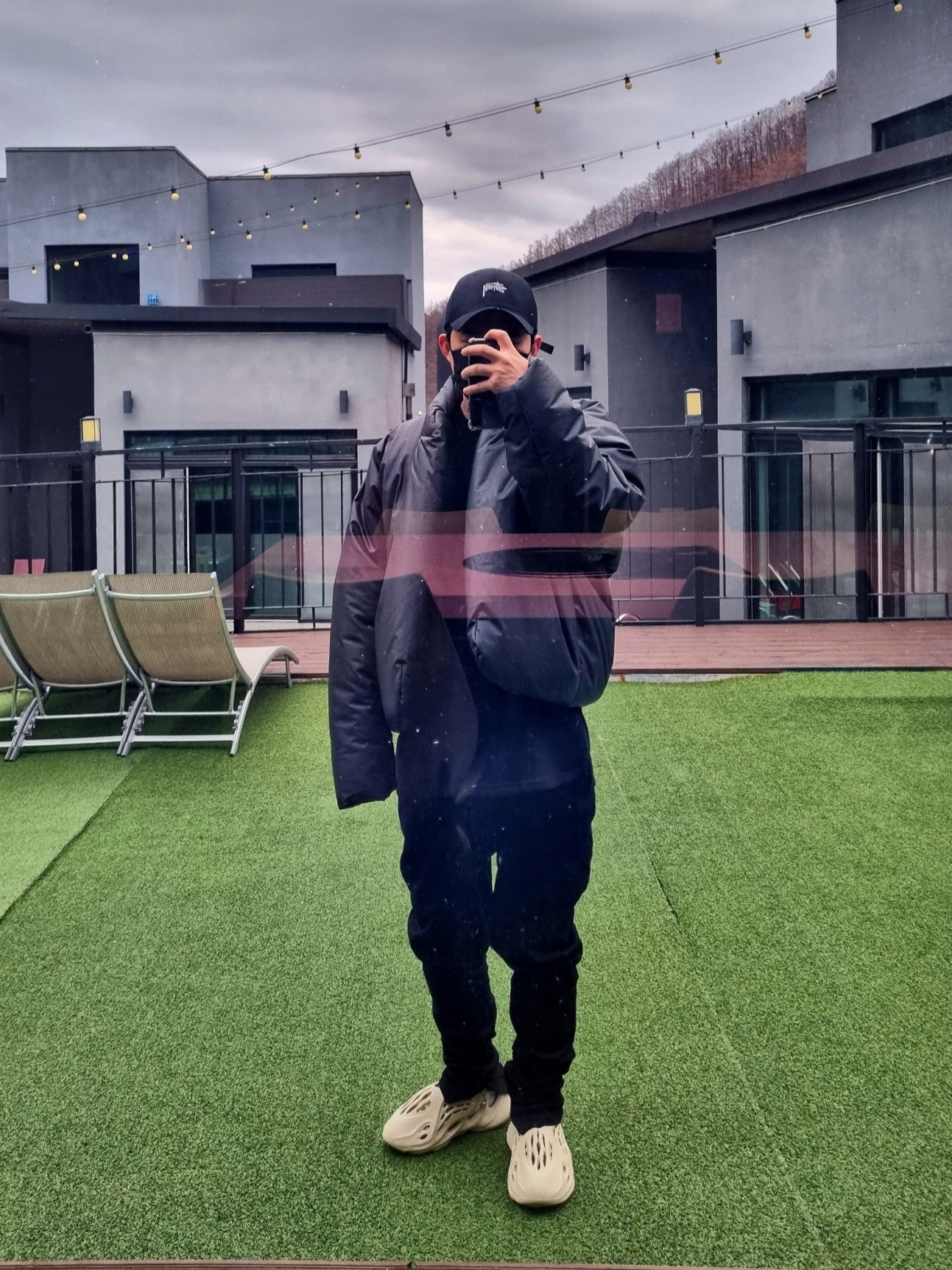 Yeezy Gap Engineered By Balenciaga Round Jacket 2 Black, Yeezy Gap Round Jacket Black 착용 스타일