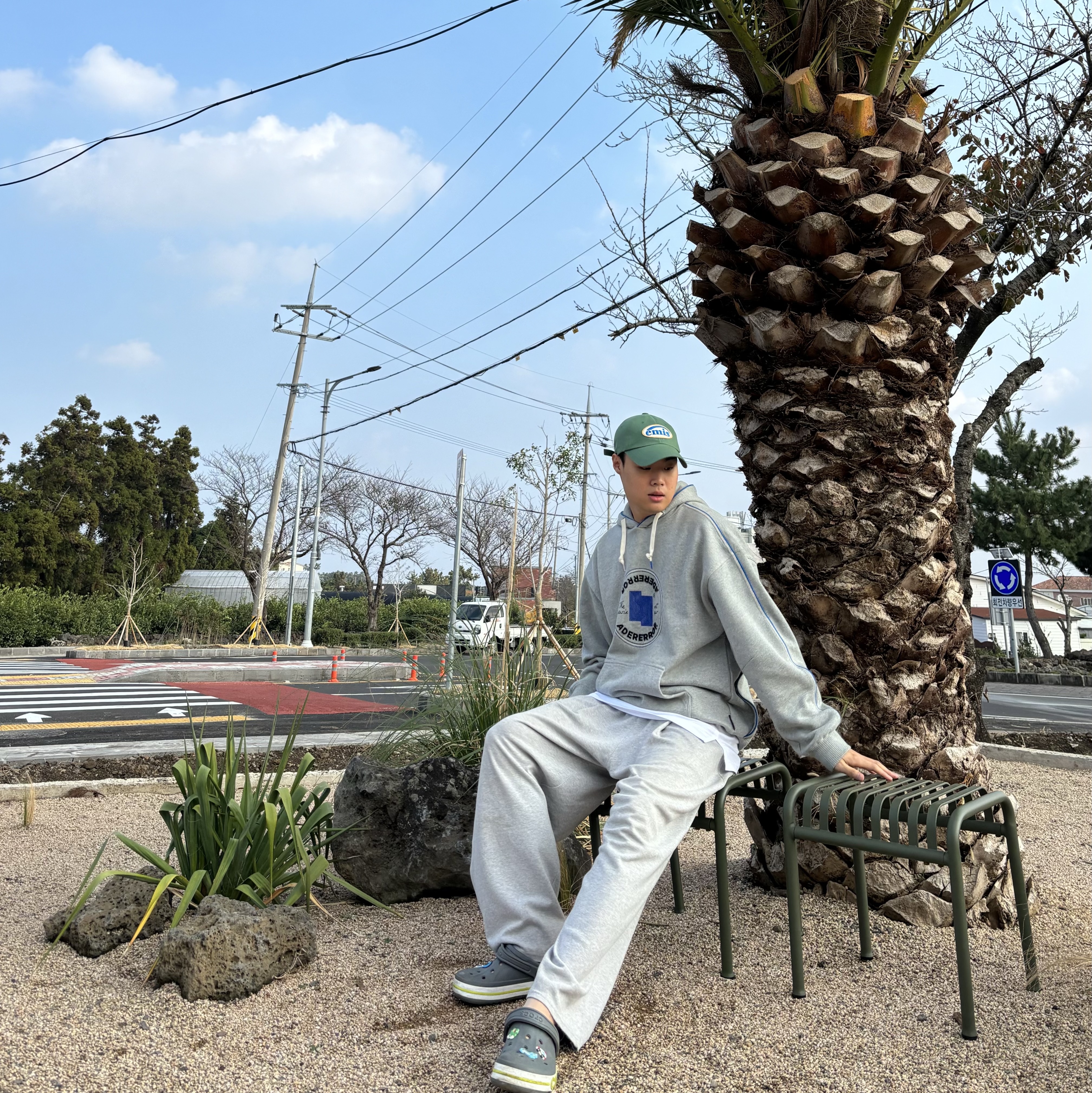 Emis Wappen Ball Cap Green, Converse x Ader Error Shapes Pullover Hoodie Vintage Grey Heather 착용 스타일