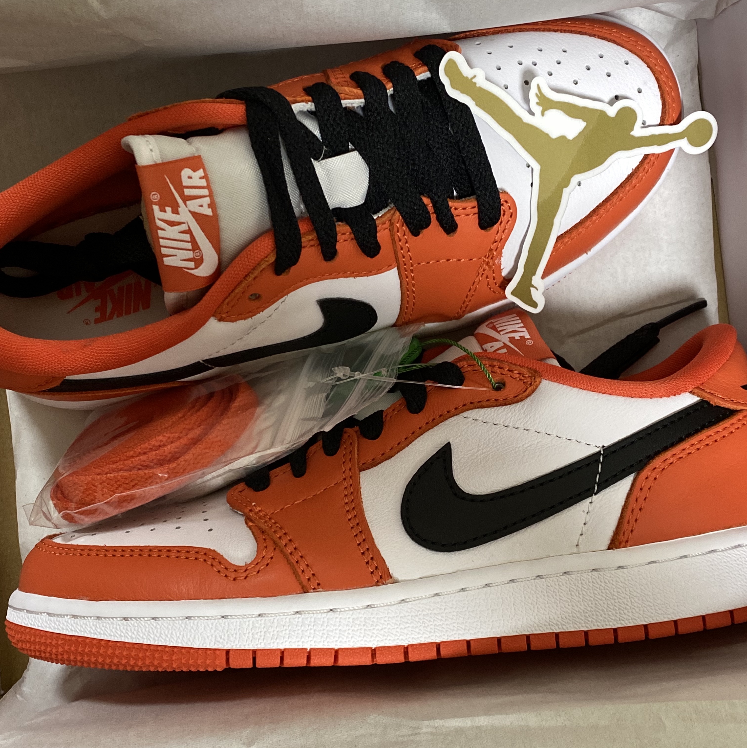 Jordan 1 Low OG Starfish 착용 스타일
