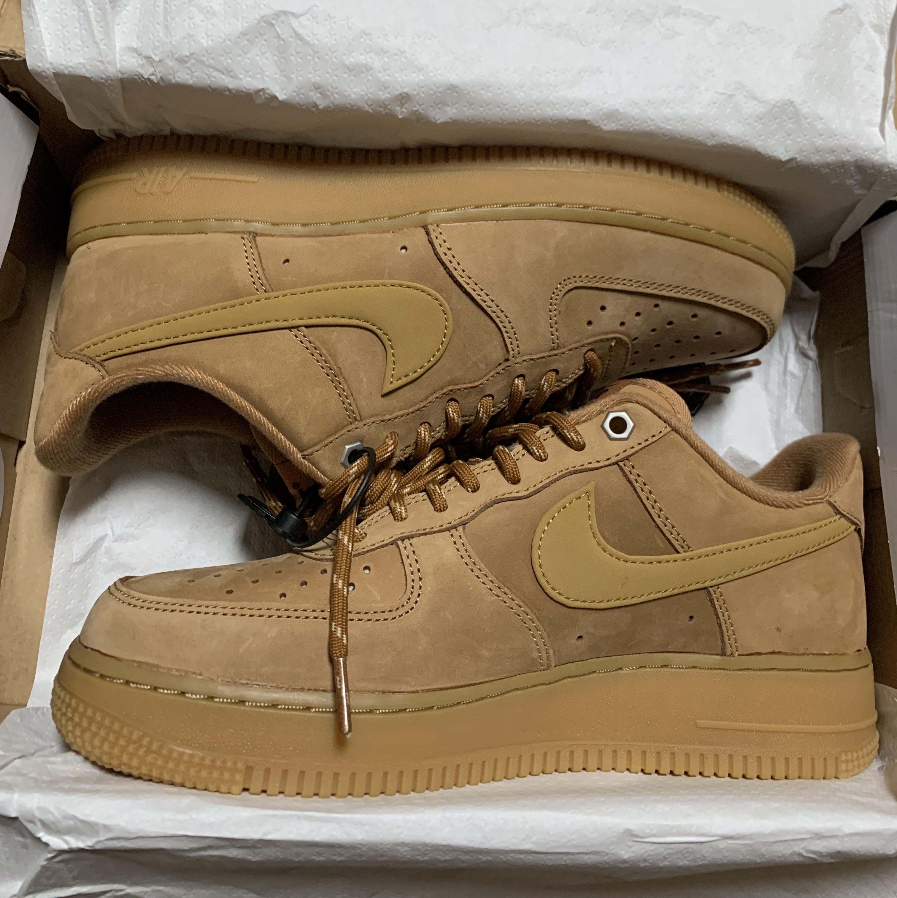 Nike Air Force 1 '07 WB Flax 착용 스타일