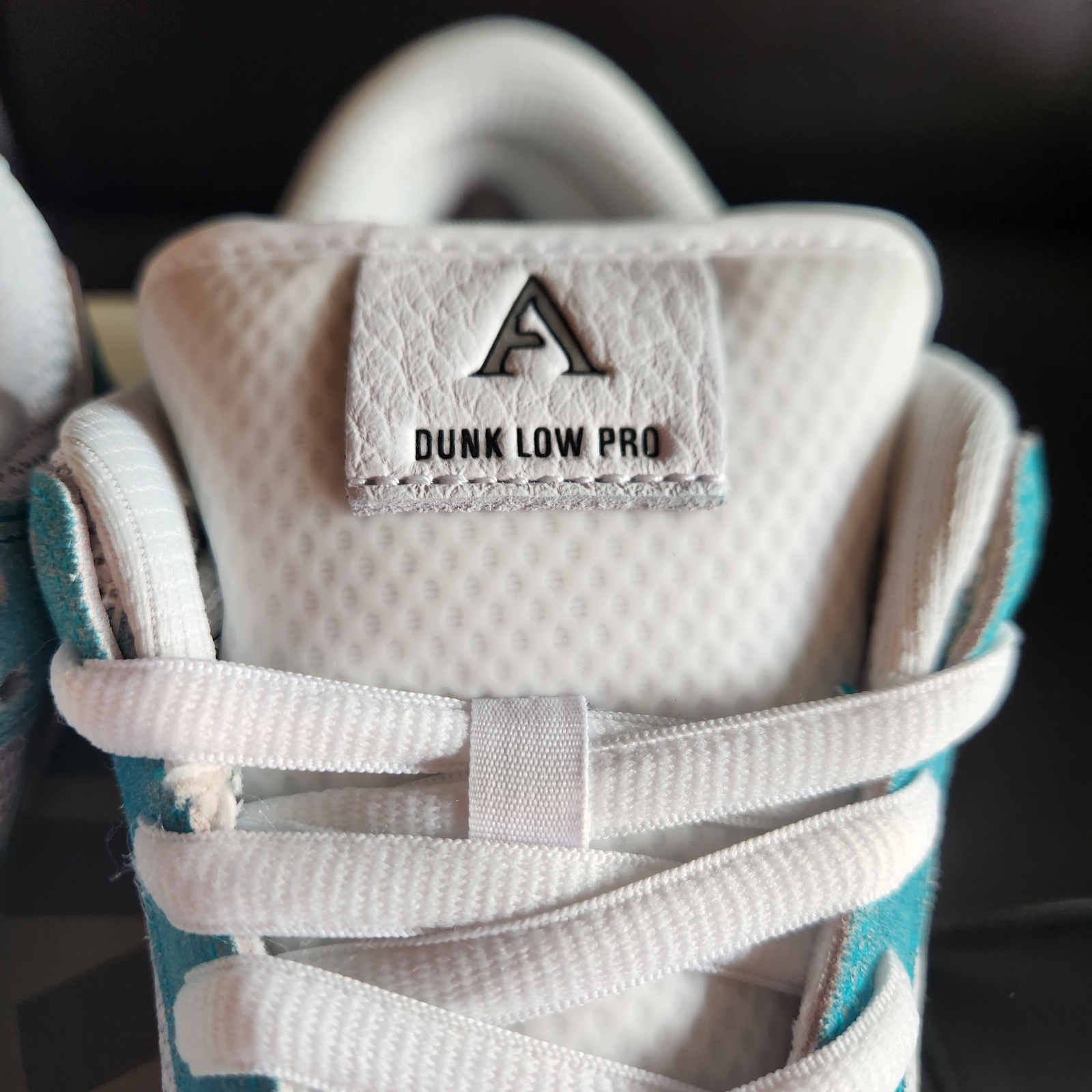 Nike x April Skateboards SB Dunk Low Pro QS Racer Blue Metallic Silver 착용 스타일 - 5