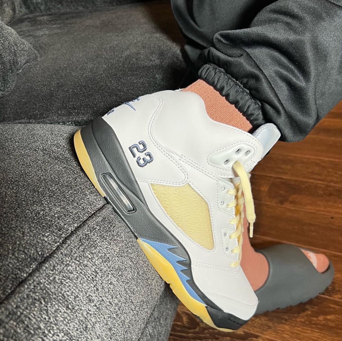 (W) Jordan 5 x A Ma Maniere Retro Dawn 착용 스타일 - 7
