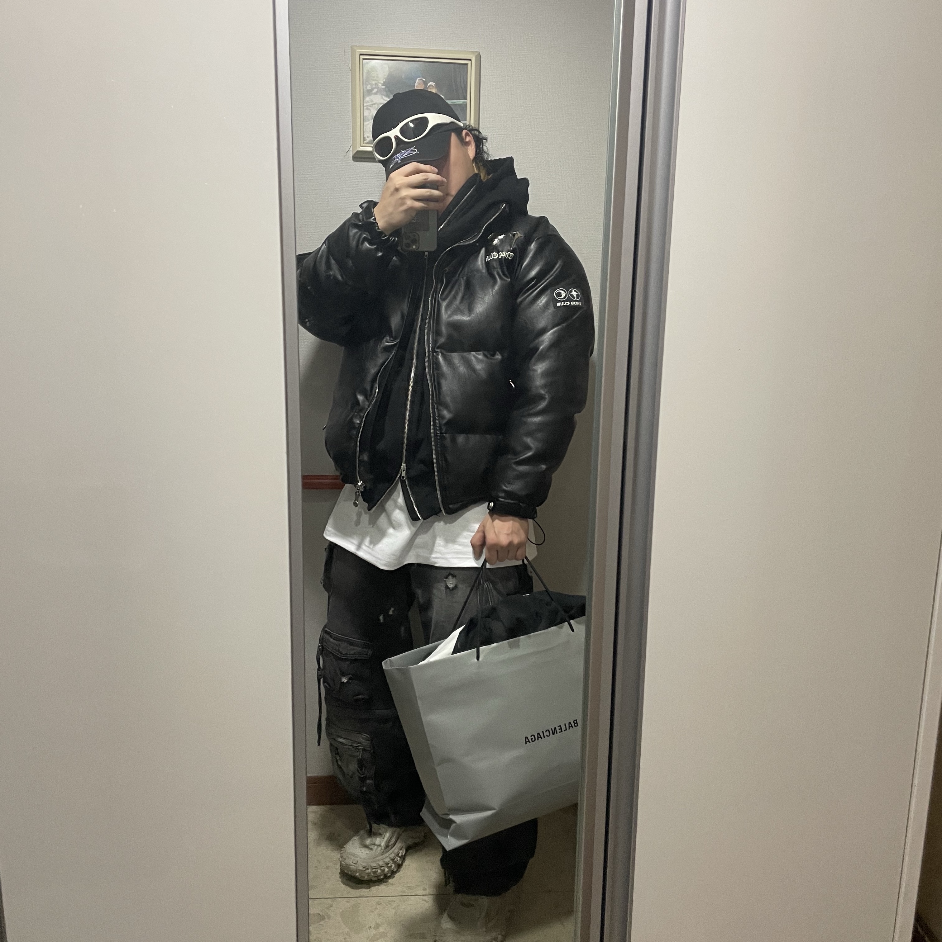 Thug Club Leather Puffer Jacket Black (Polyester), Balenciaga Defender Sneakers Beige 착용 스타일