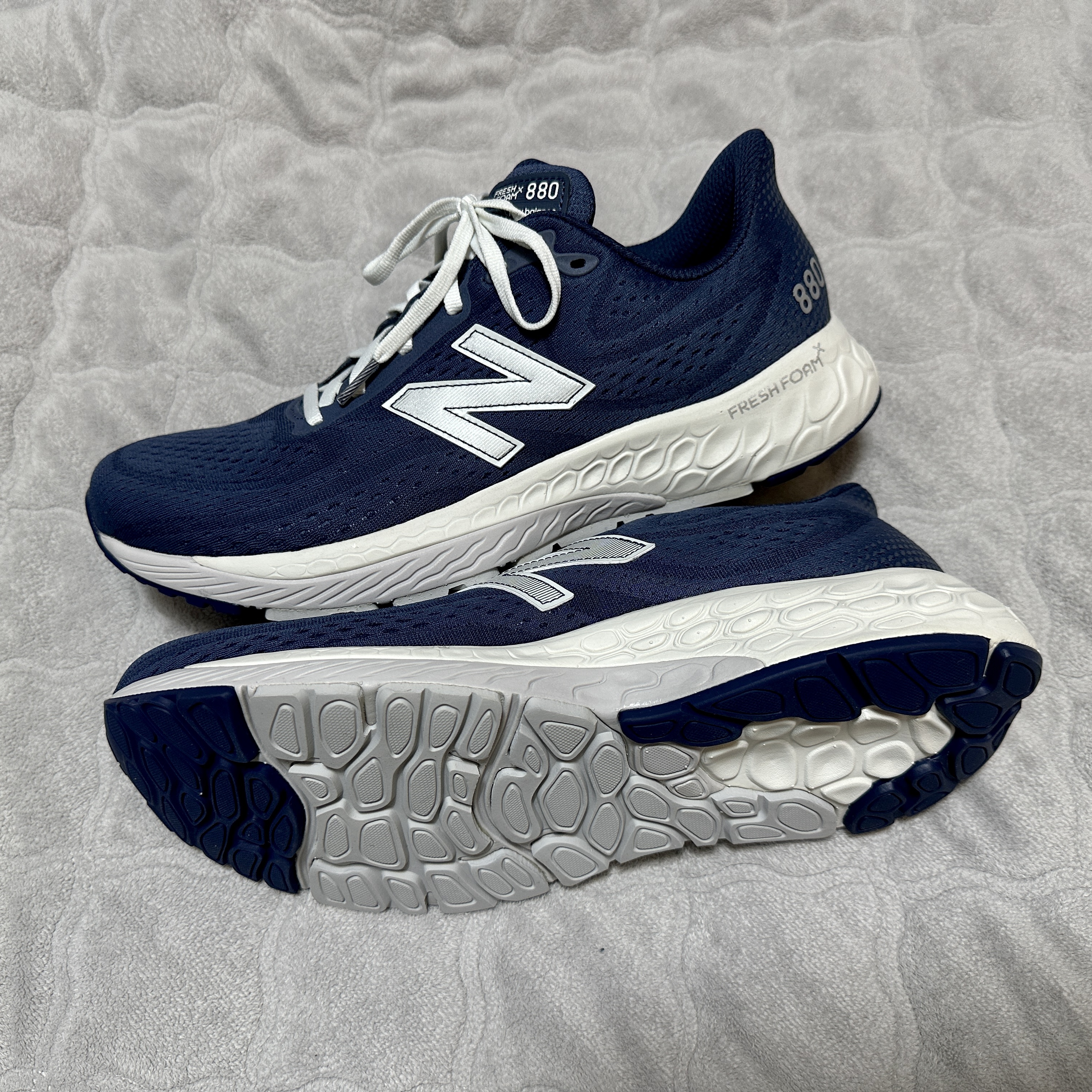 New Balance Fresh Foam X 880v13 Phantom White - 2E Wide 착용 스타일 - 7