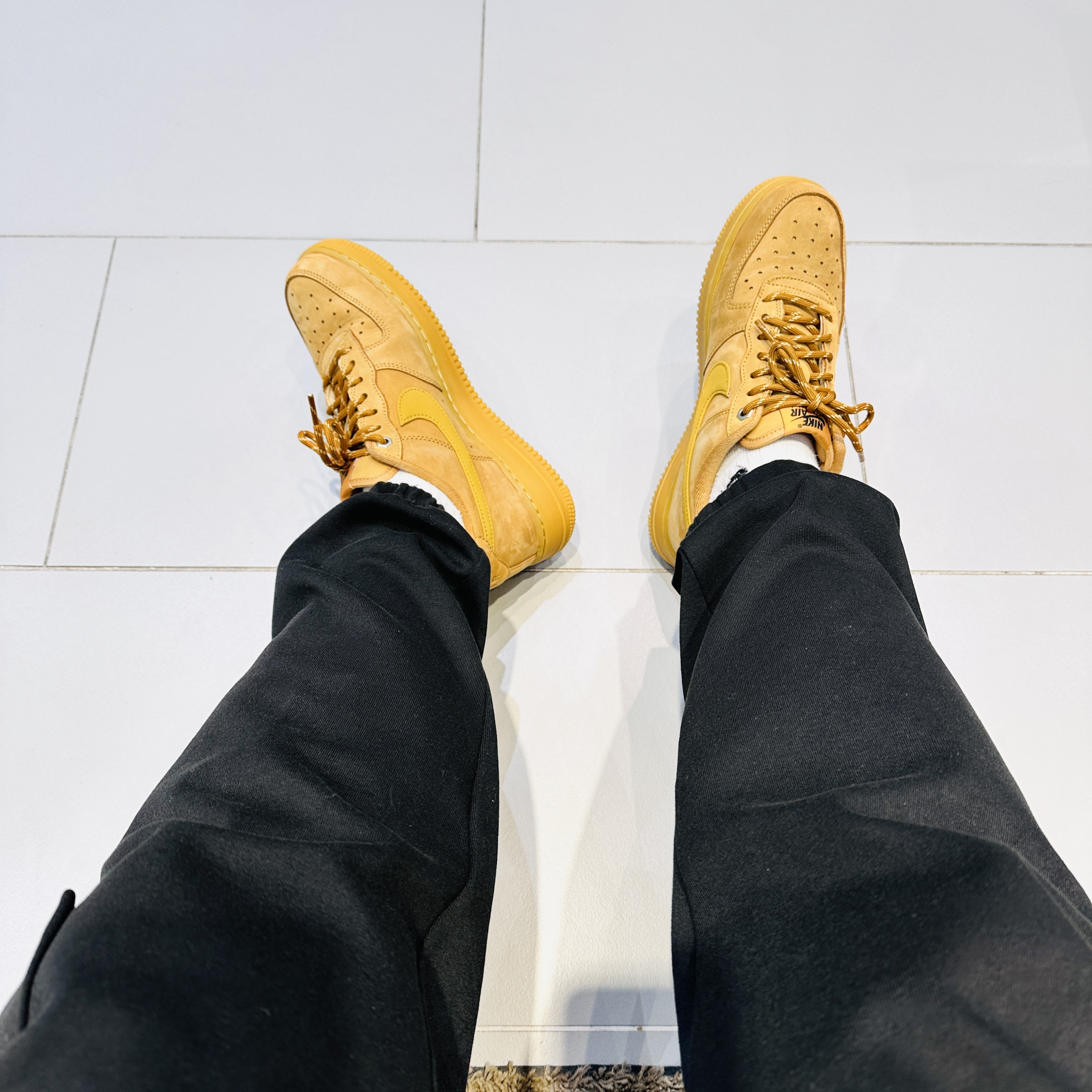 Nike Air Force 1 '07 WB Flax 착용 스타일 - 3