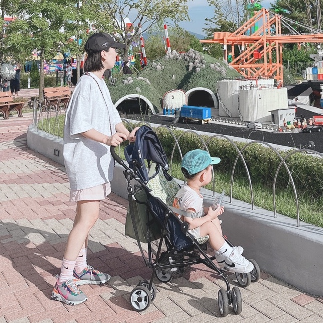 (Kids) Nike Everyday Plus Socks Pink White (6 Pack/Korean Ver.), (TD) Nike Blazer Mid '77 White Black 착용 스타일