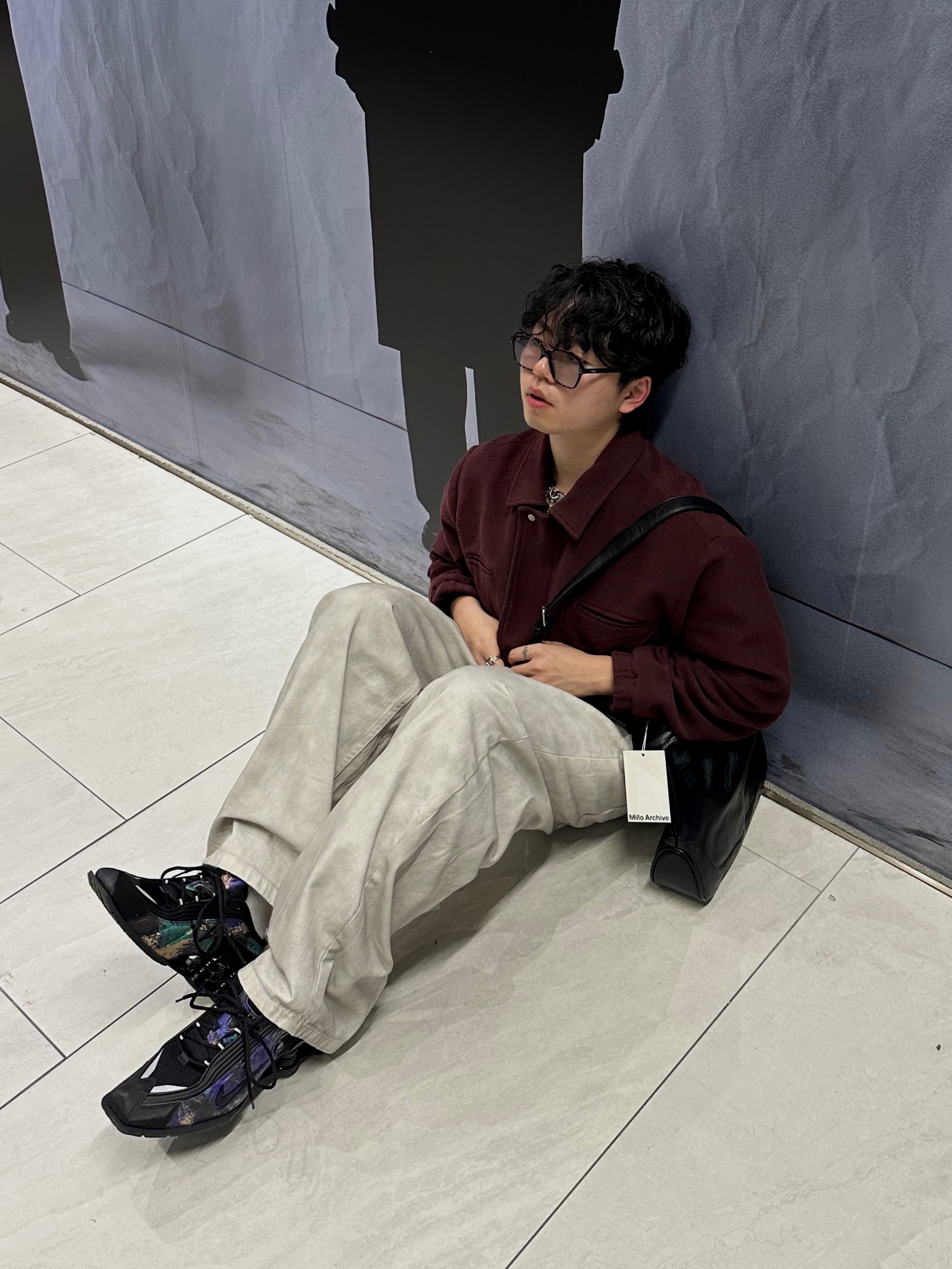 Millo Archive Crop Over Vest Beige Gray, Millo Archive Reflect Curved Pants Dirty White 착용 스타일 - 5