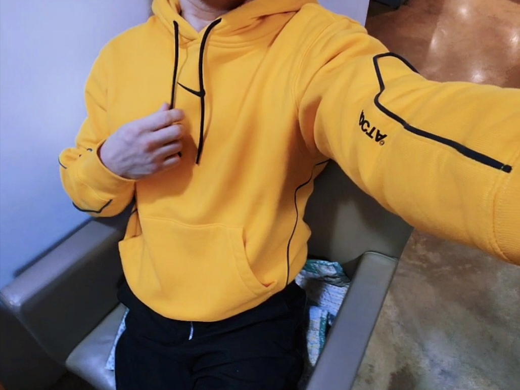 Nike x Drake Nocta Essential Hoodie University Gold - US/EU, Nike x Off-White Dunk Low University Gold Midnight Navy 착용 스타일 - 1
