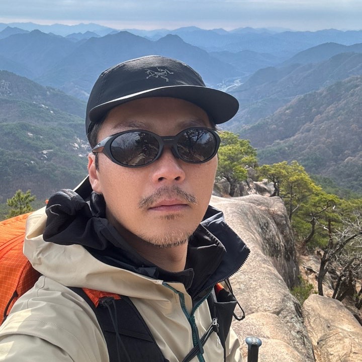 Oakley Eye Jacket Redux Matte Black Frame Prizm Grey Lenses High Bridge Fit, Arc'teryx Beta Jacket Wicker 착용 스타일