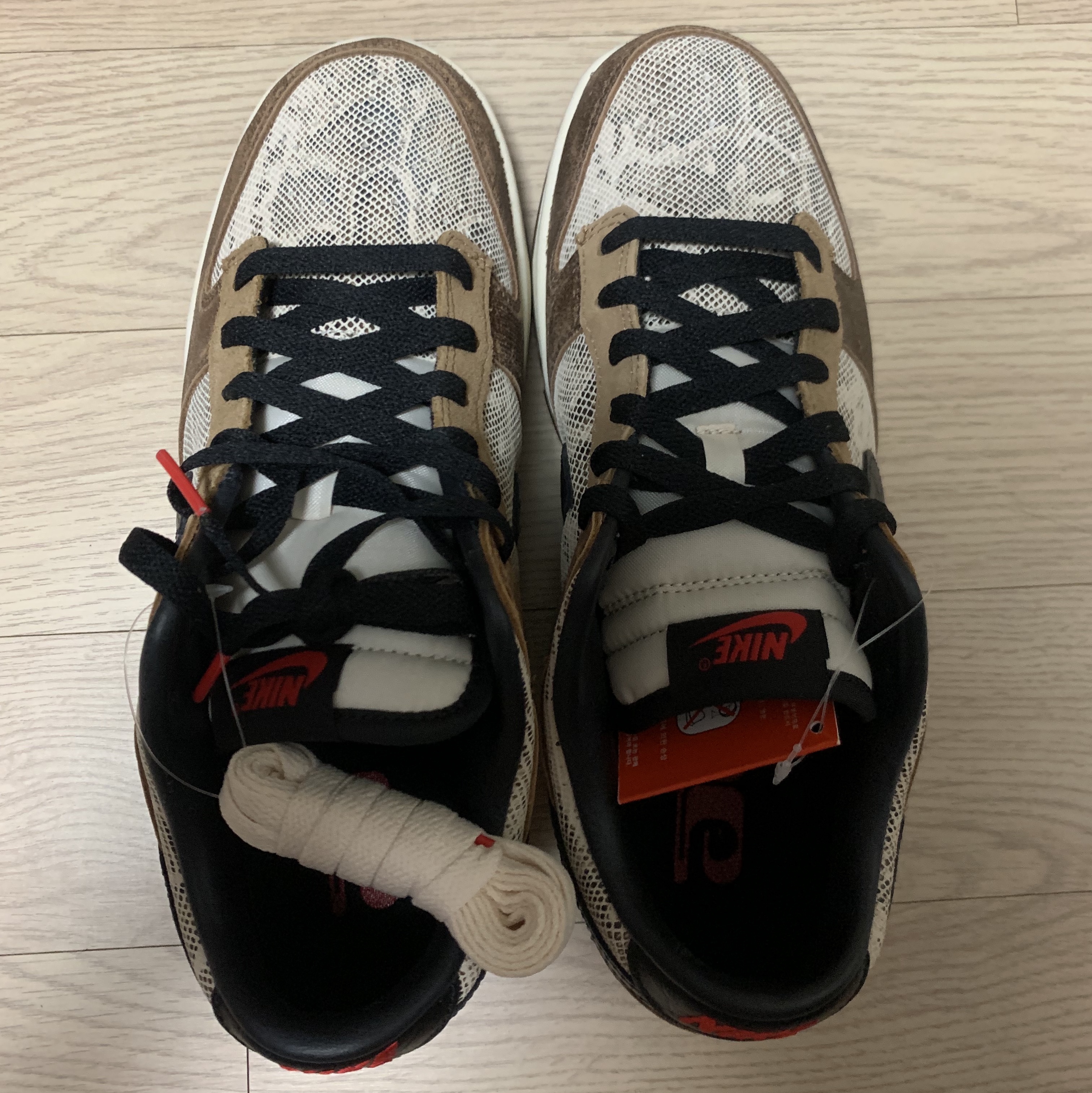 Nike Dunk Low PRM Head to Head 착용 스타일