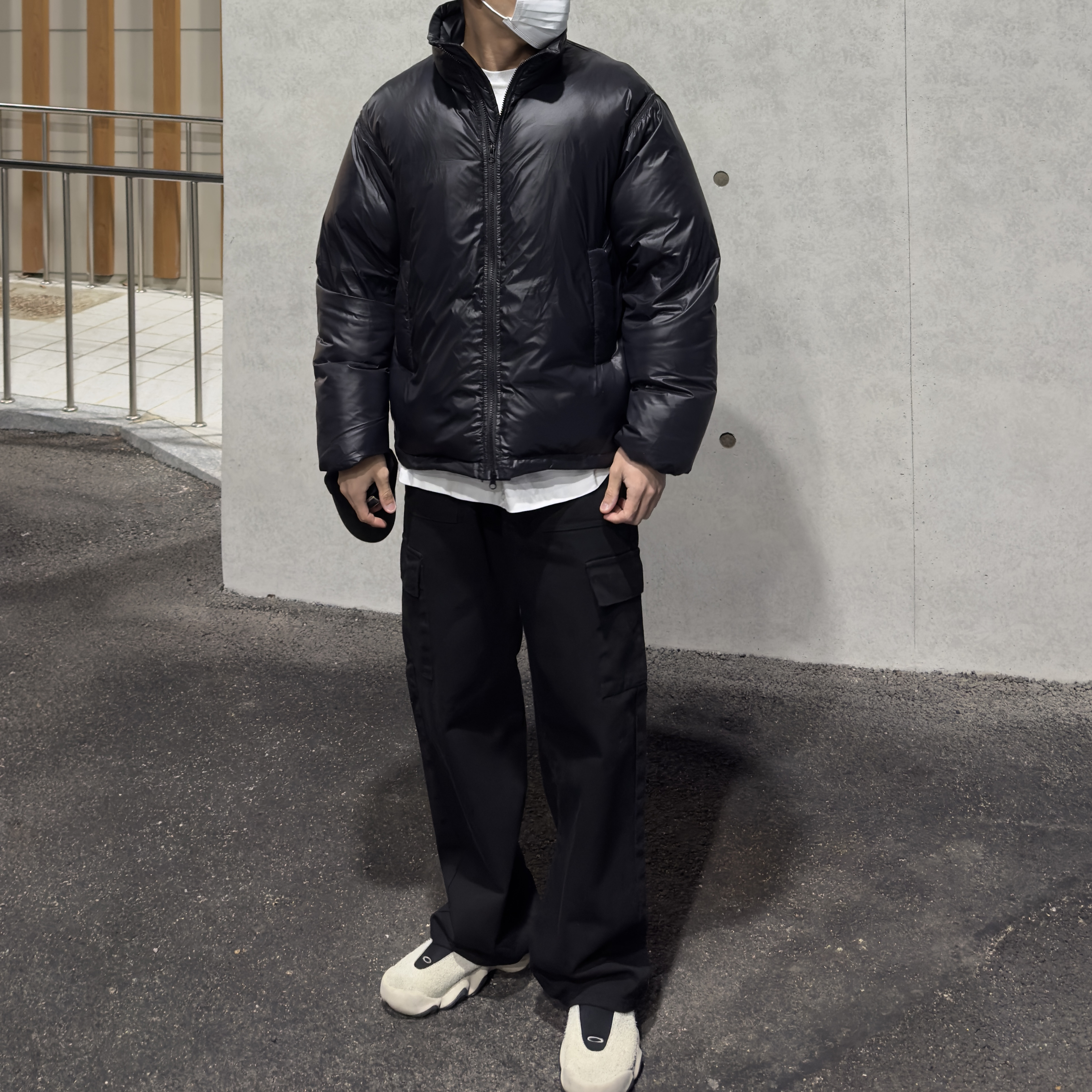 Oakley Factory Team x Brain Dead Flesh Milk Black 착용 스타일 - 2