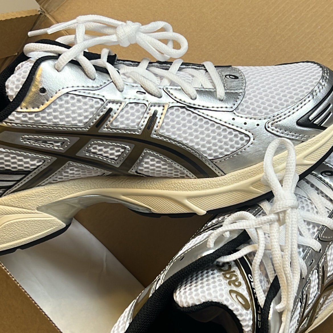Asics Gel-1130 White Clay Canyon 착용 스타일