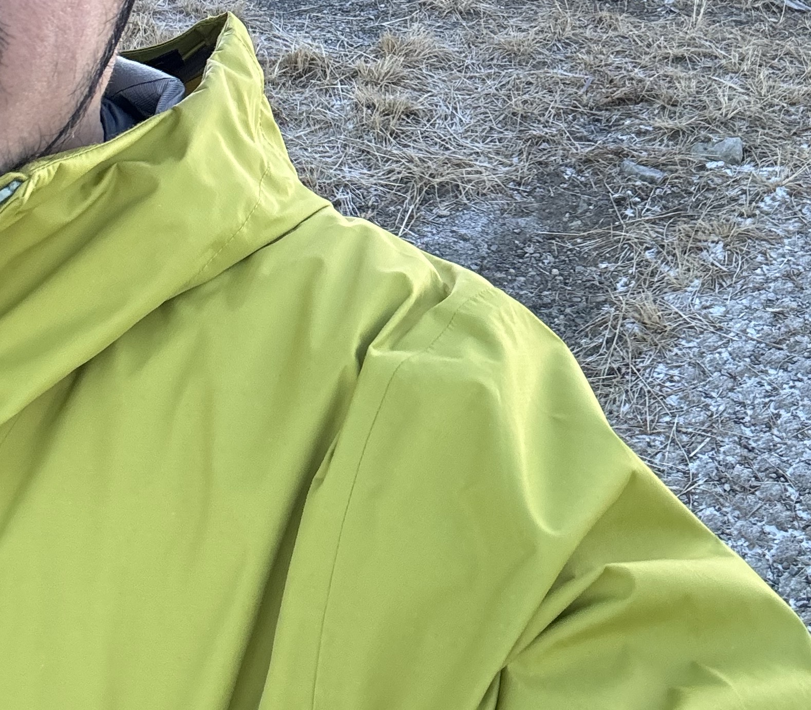 Patagonia Torrentshell 3L Jacket Textile Green 착용 스타일