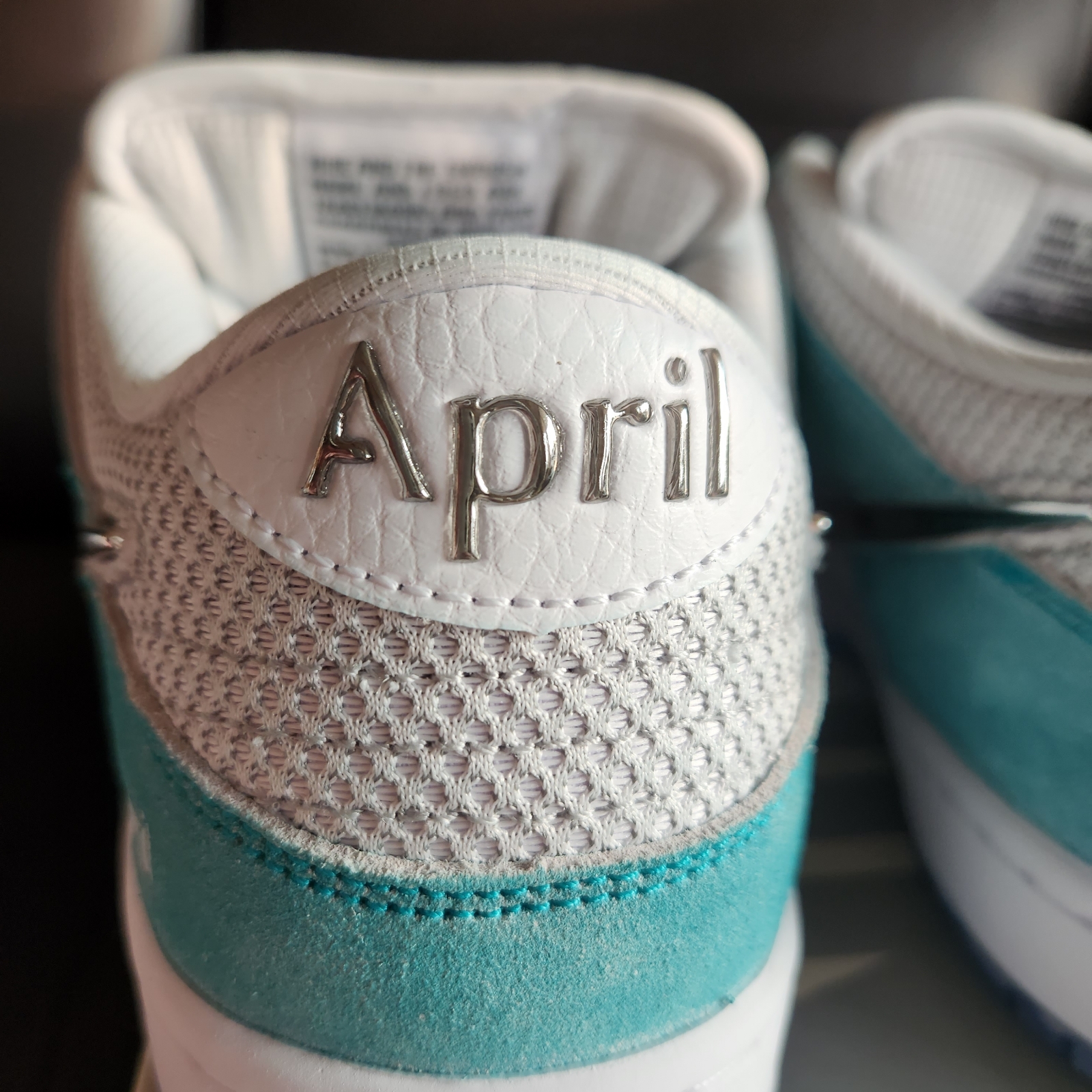 Nike x April Skateboards SB Dunk Low Pro QS Racer Blue Metallic Silver 착용 스타일 - 3