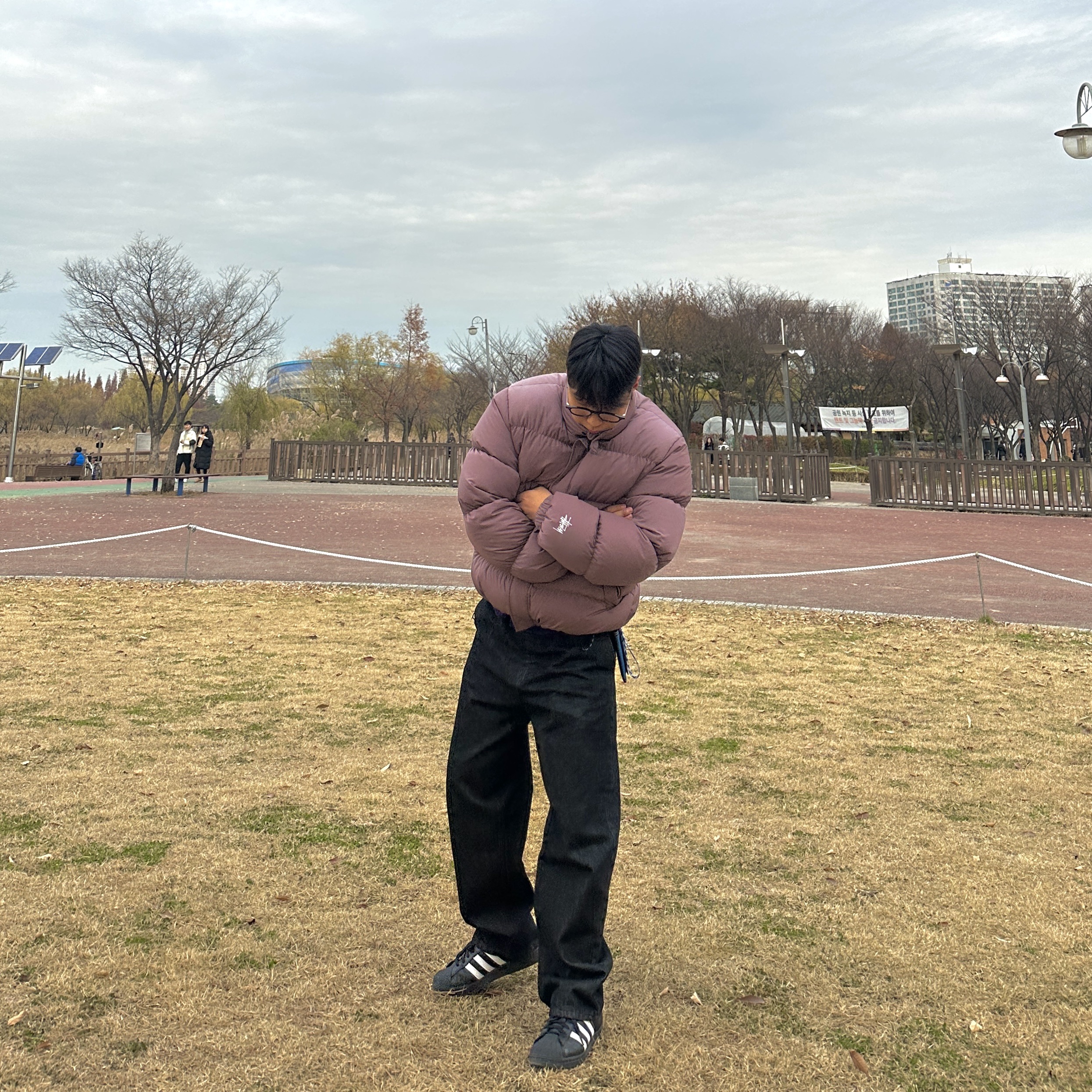 Stussy Ripstop Down Puffer Jacket Rose - 22FW, Adidas Superstar Core Black White 착용 스타일 - 2