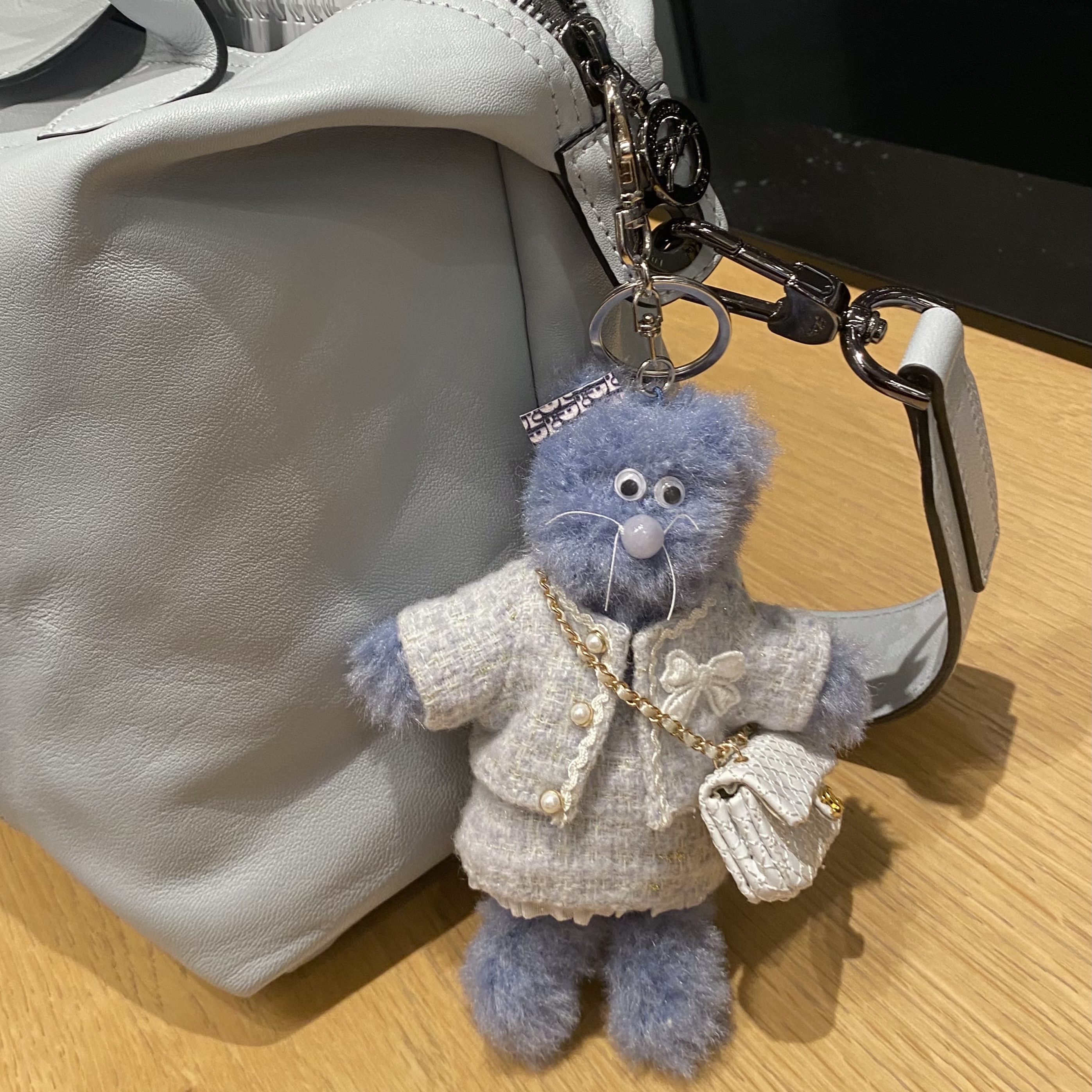 Monamhee Love Flexy Keyring Blue, Longchamp Le Pliage Xtra Handbag S Petal Pink 착용 스타일