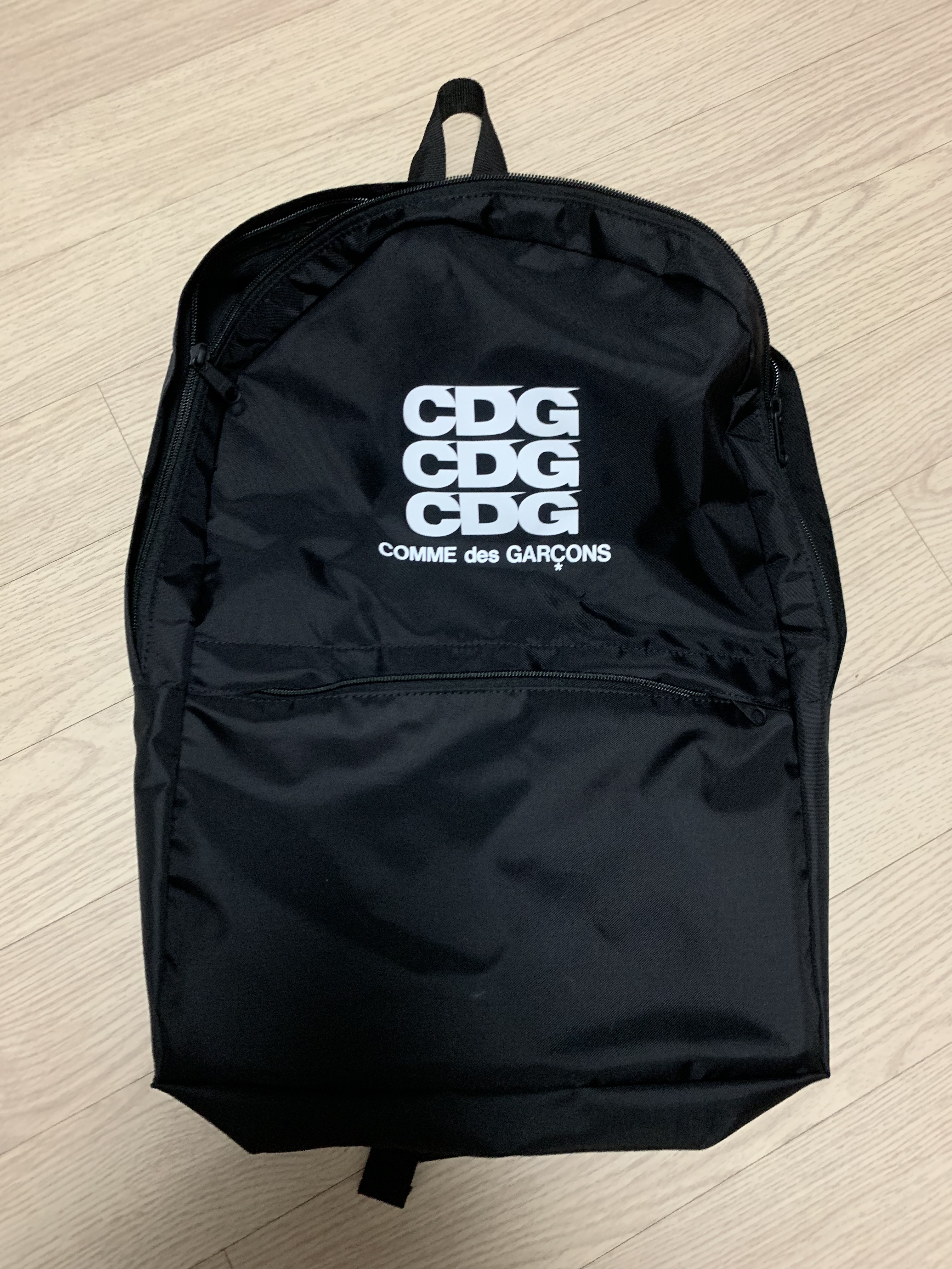 CDG Backpack Black 착용 스타일
