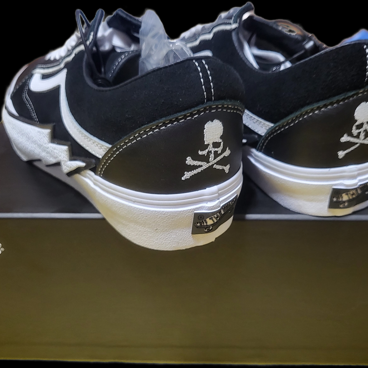 Vans Vault x Mastermind World Old Skool Bolt Black 착용 스타일 - 6