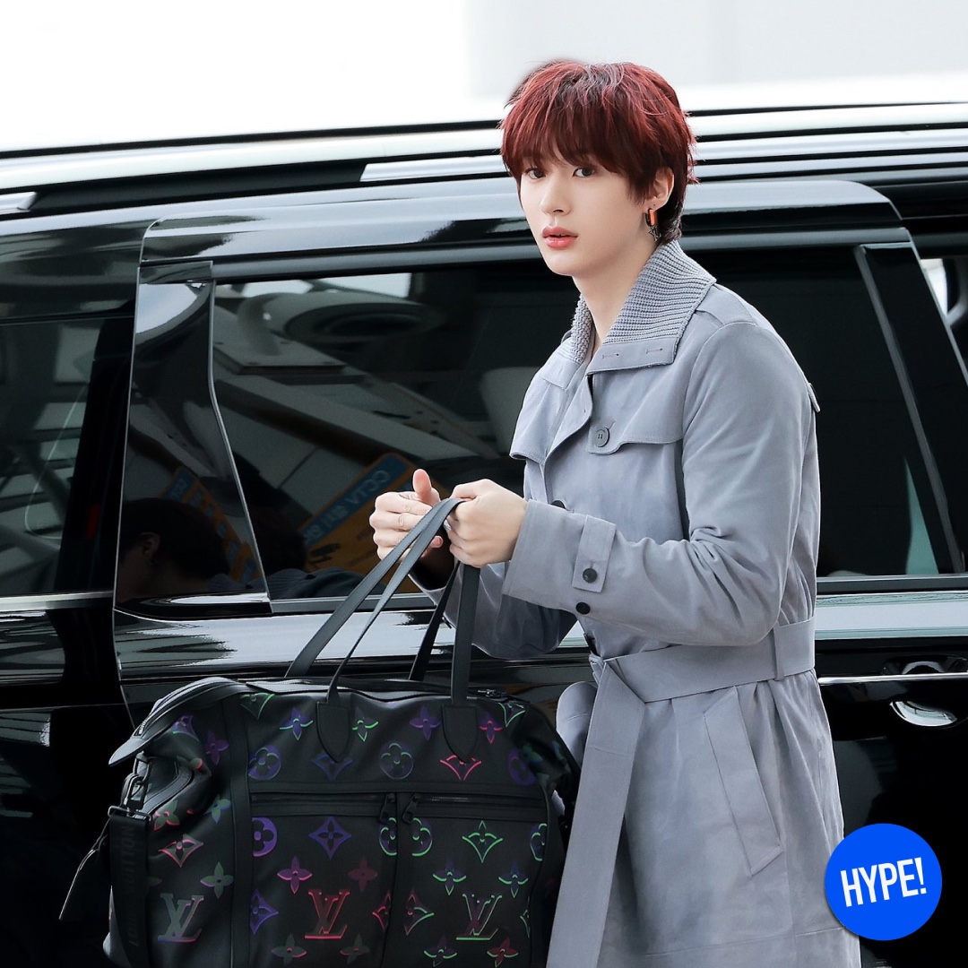 Apple AirPods Max Lightning Space Gray (Korean Ver.), Wooyoungmi Volcano Varsity Jacket Green - 23FW 착용 스타일 - 7