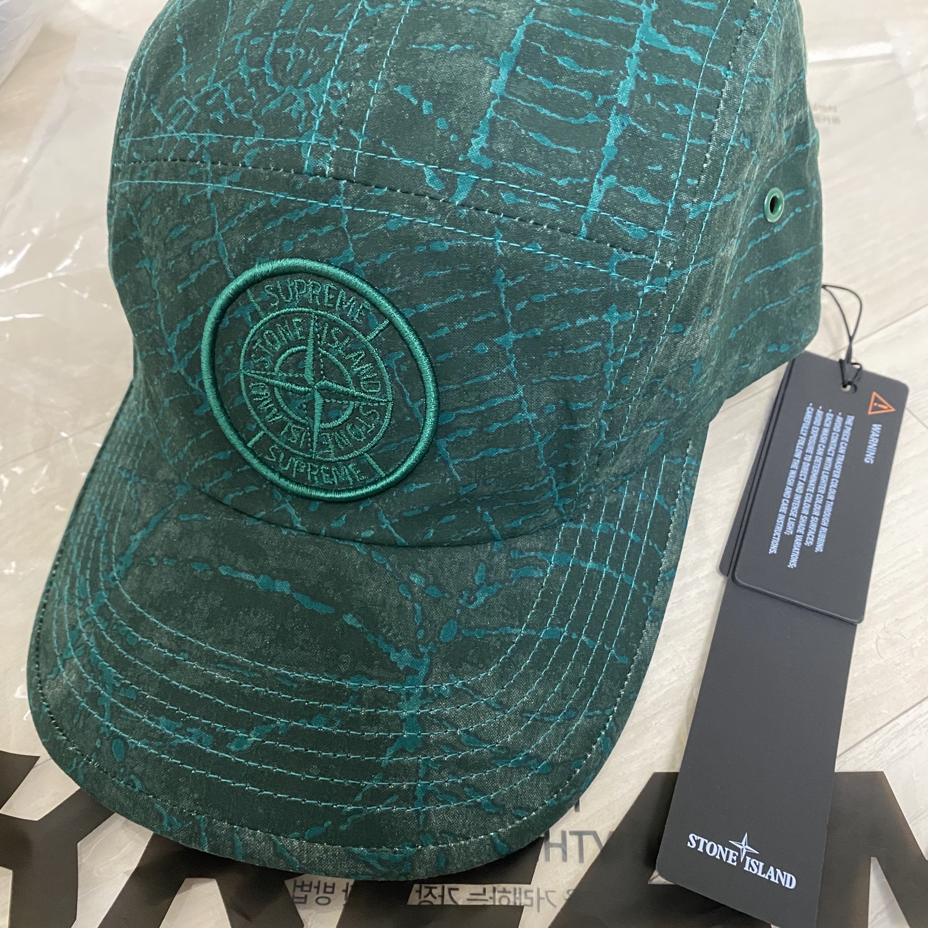Supreme x Stone Island Camp Cap Dark Green - 23FW 착용 스타일