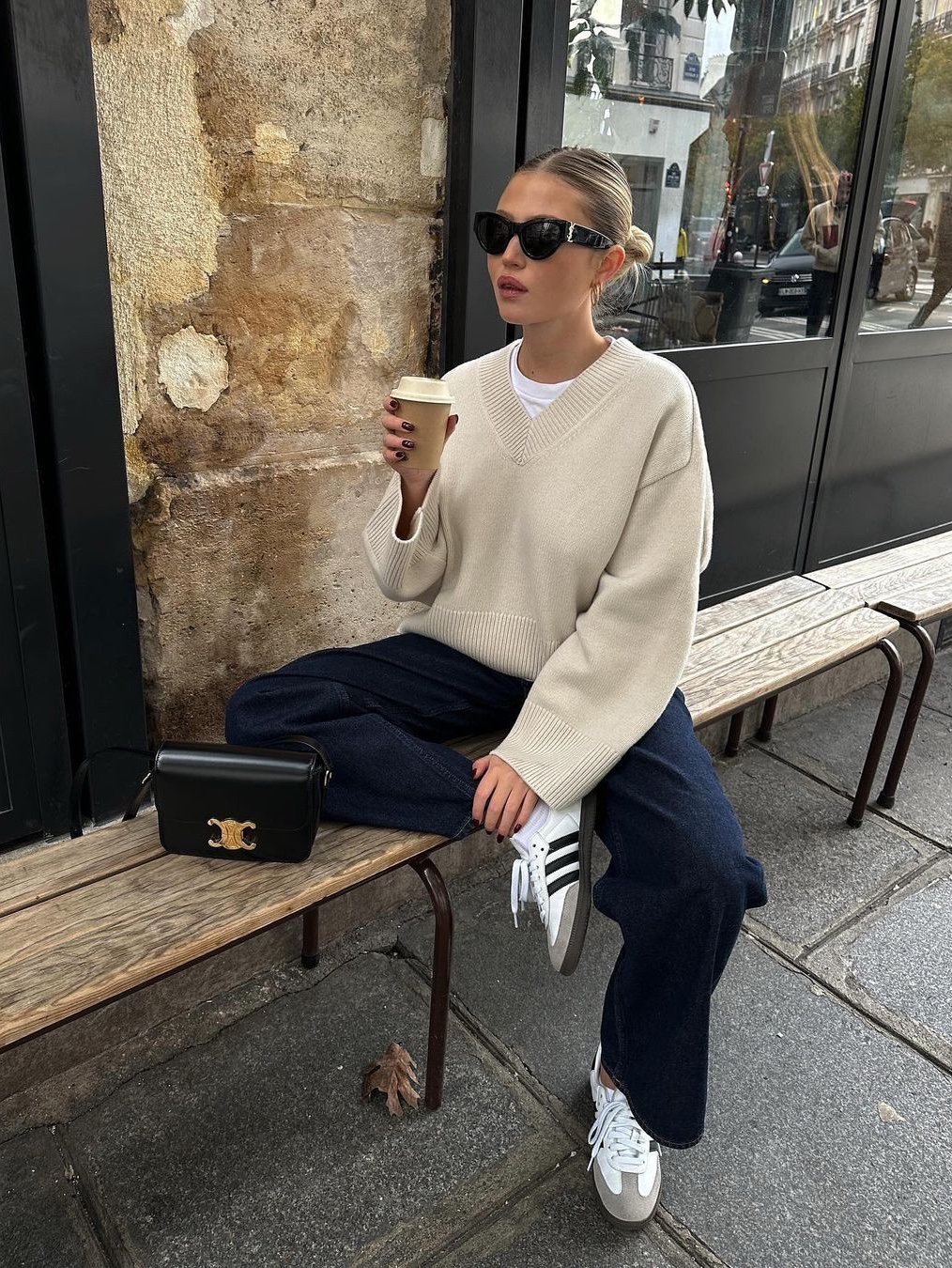 Celine Teen Triomphe Bag in Shiny Calfskin Ice Blue, Celine Teen Triomphe Bag in Shiny Calfskin Limestone 착용 스타일 - 7
