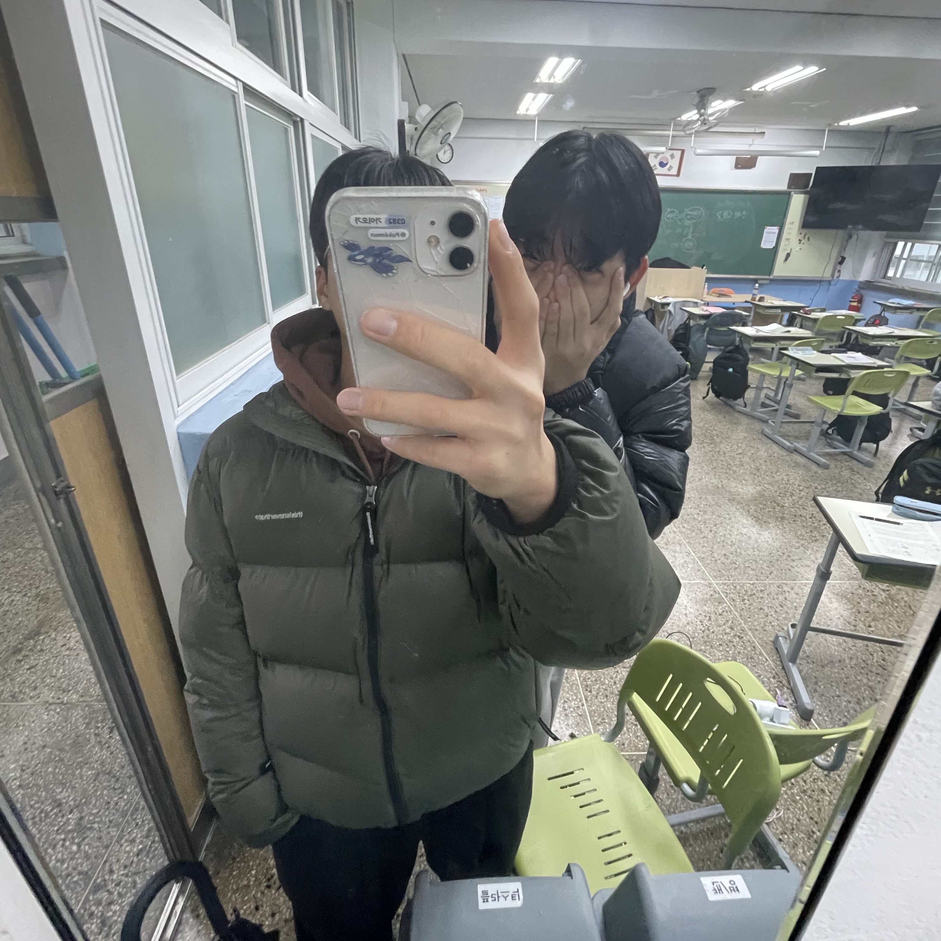 Thisisneverthat Pertex T Down Jacket Olive, The North Face 1996 Eco Nuptse Jacket Real Black 착용 스타일 - 2