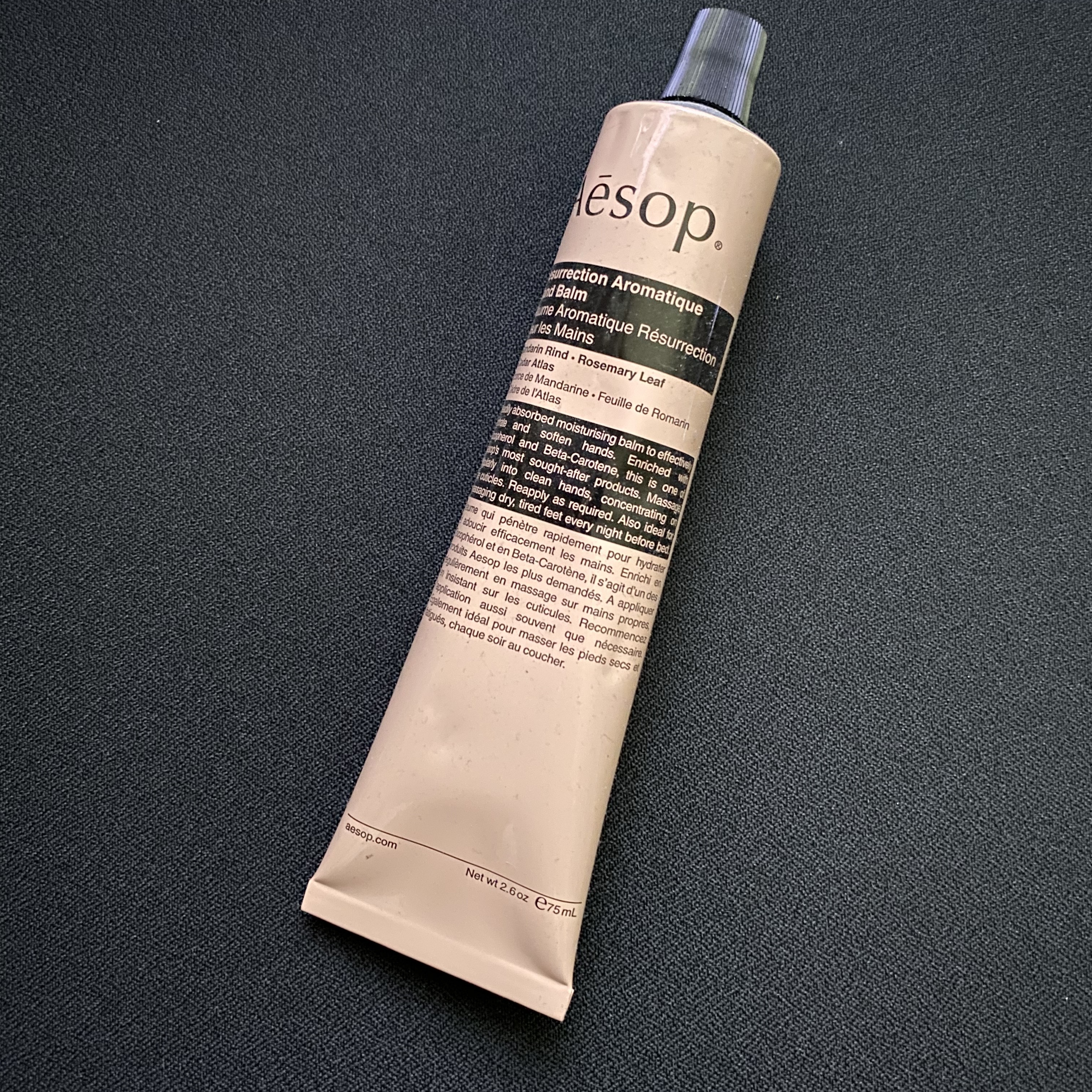 Aesop Resurrection Aromatique Hand Balm 75ml 착용 스타일