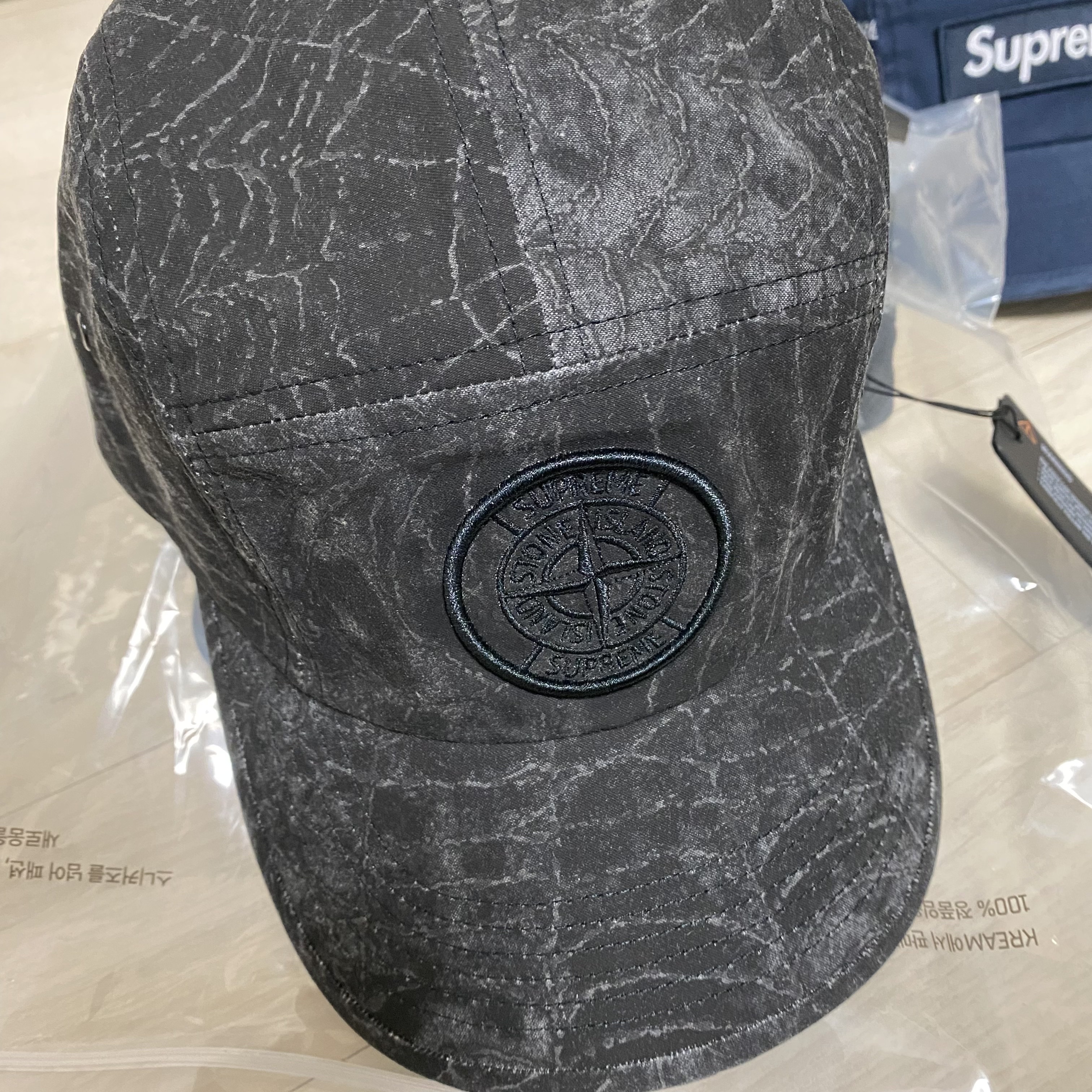 Supreme x Stone Island Camp Cap Black - 23FW 착용 스타일