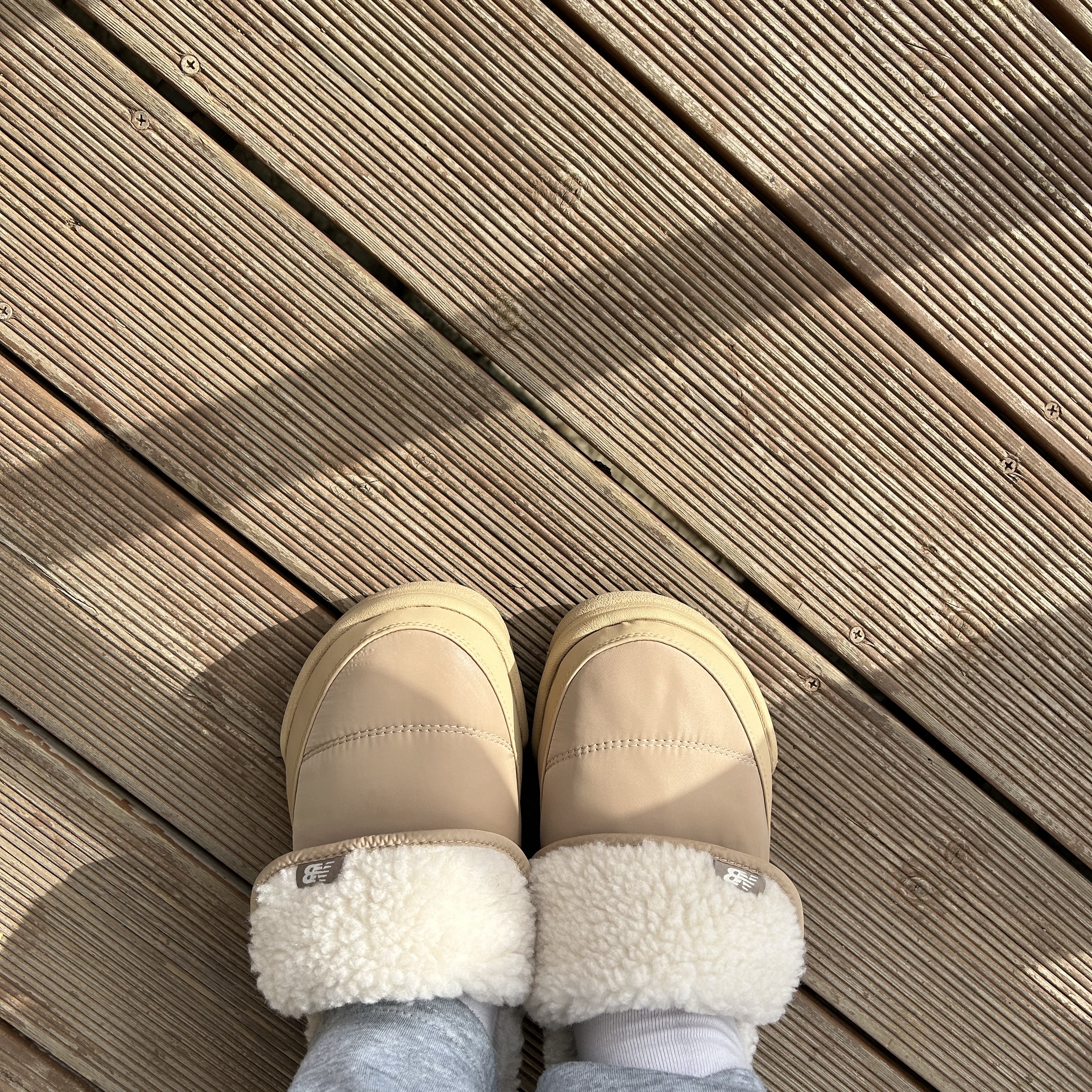 New Balance Puflee v2 Beige 착용 스타일 - 1