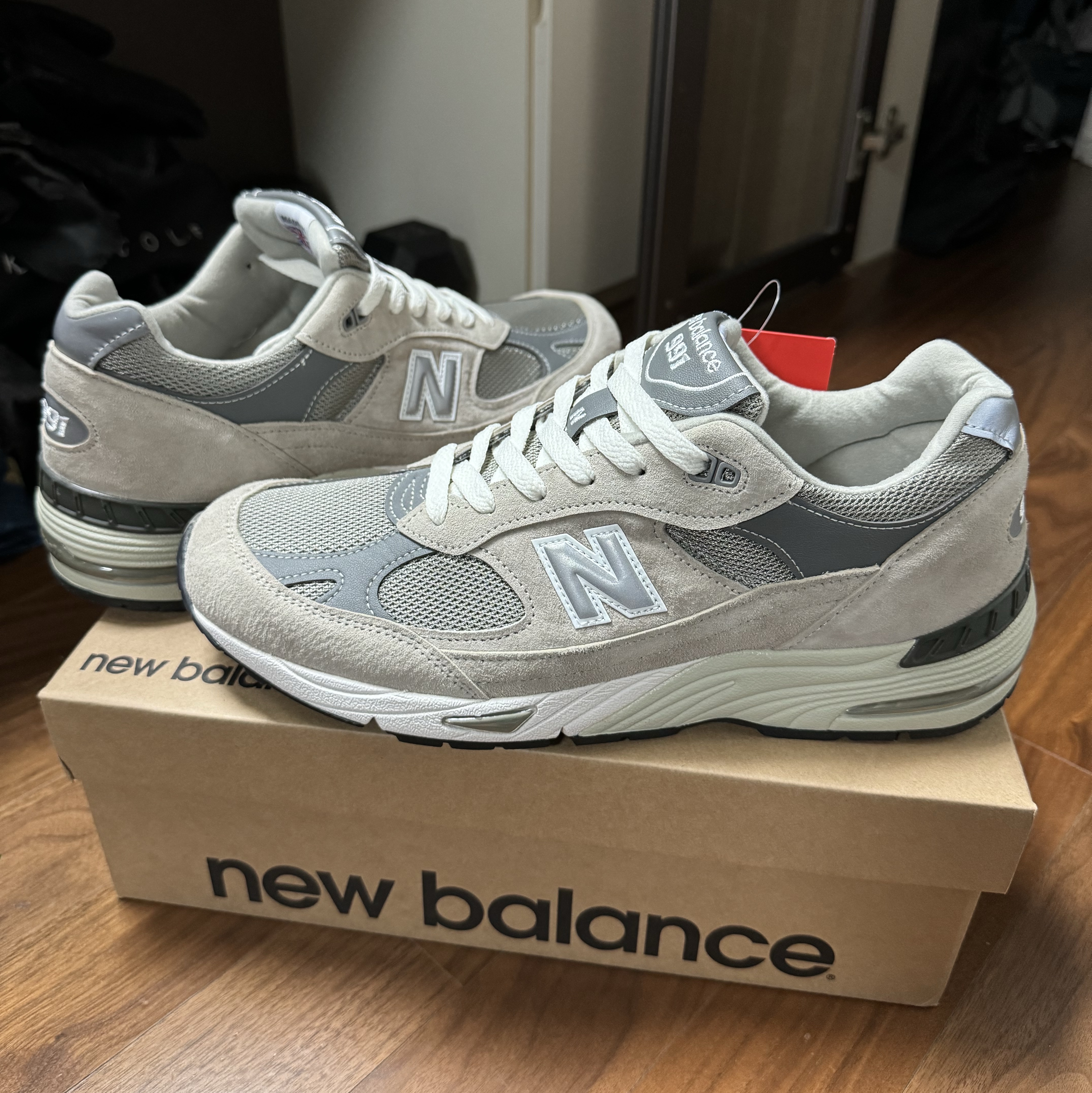 New Balance 991 Made in UK Grey 착용 스타일 - 1
