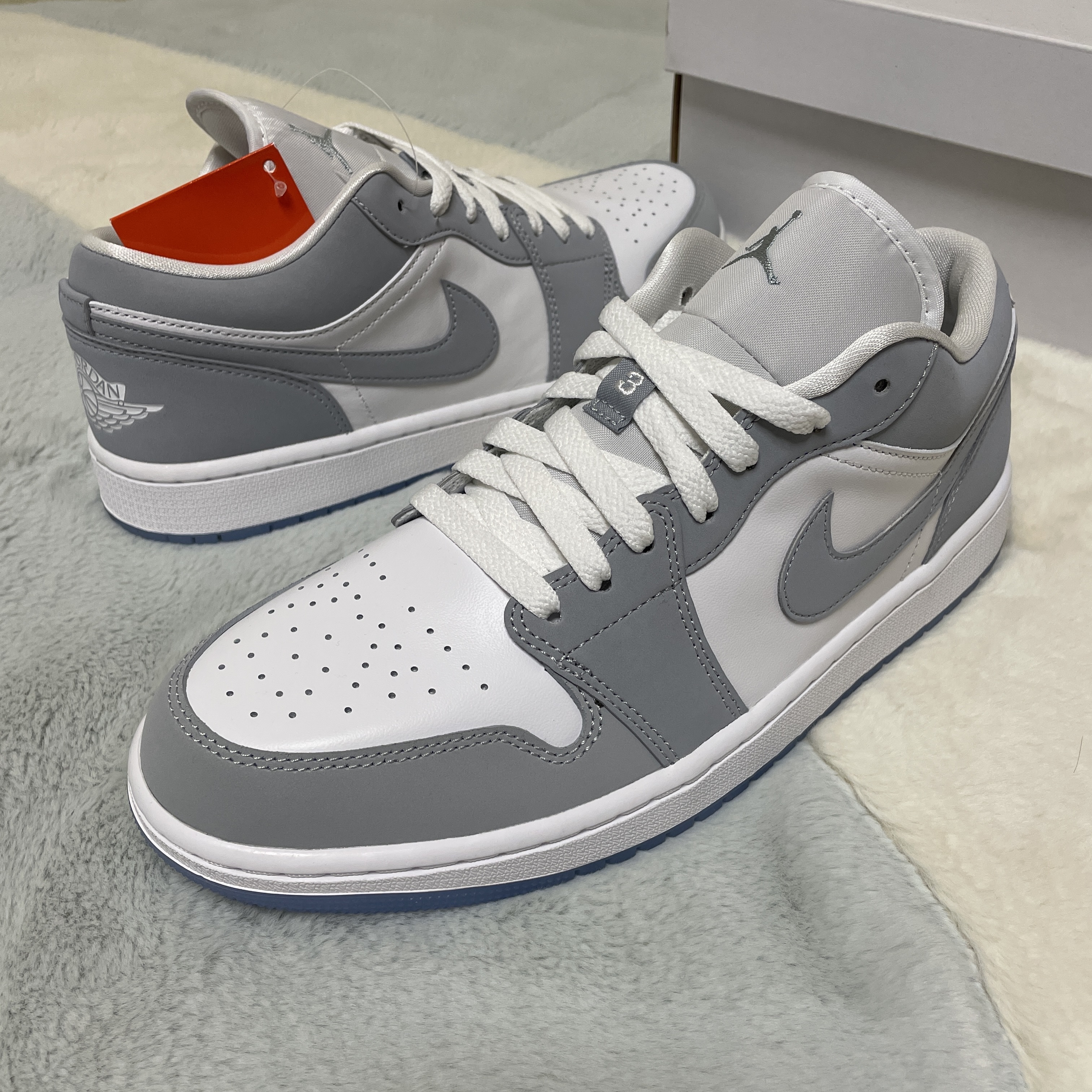 (W) Jordan 1 Low White Wolf Grey 착용 스타일