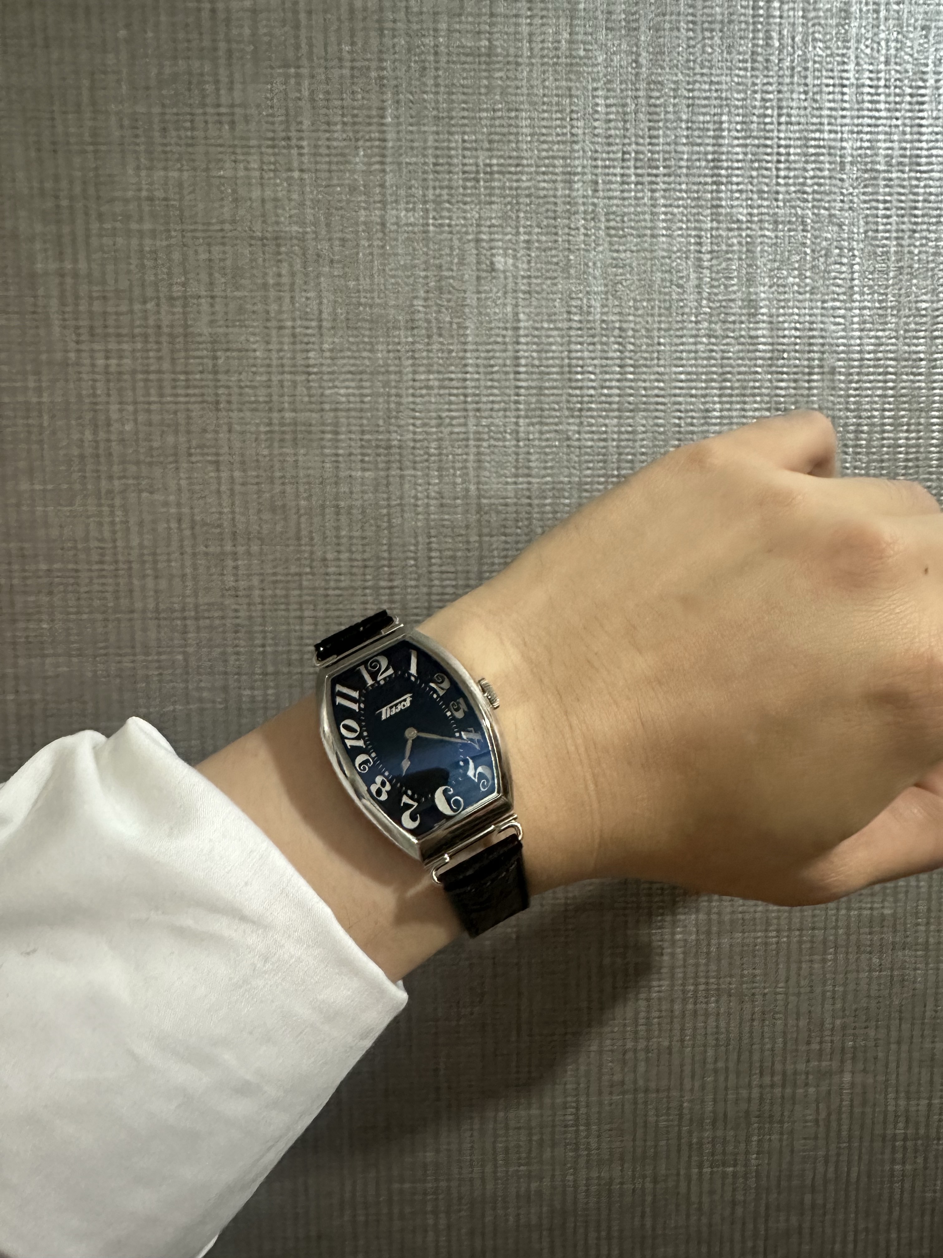 Tissot Heritage Porto Mechanical Steel White Black 착용 스타일