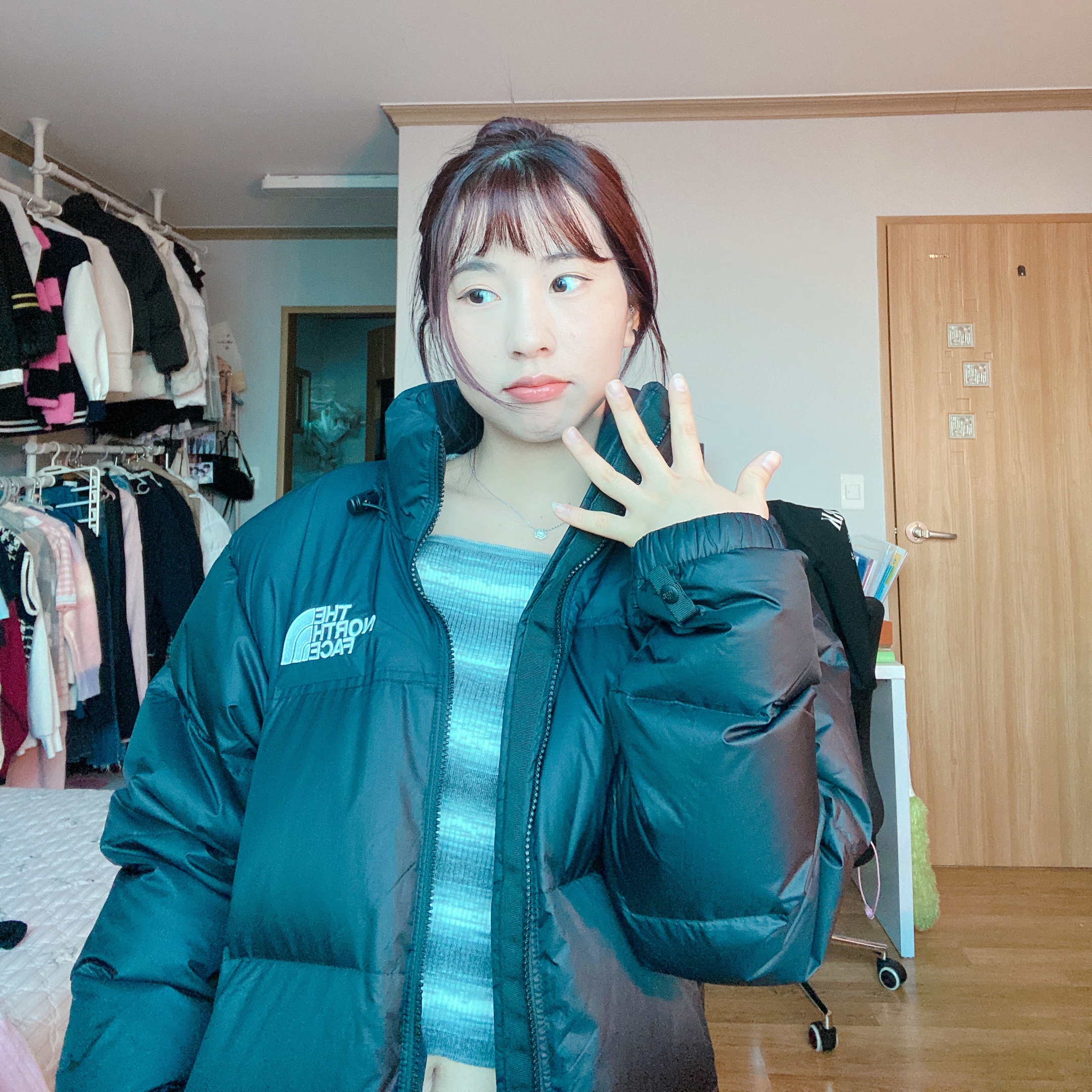 The North Face 1996 Eco Nuptse Jacket Black 착용 스타일