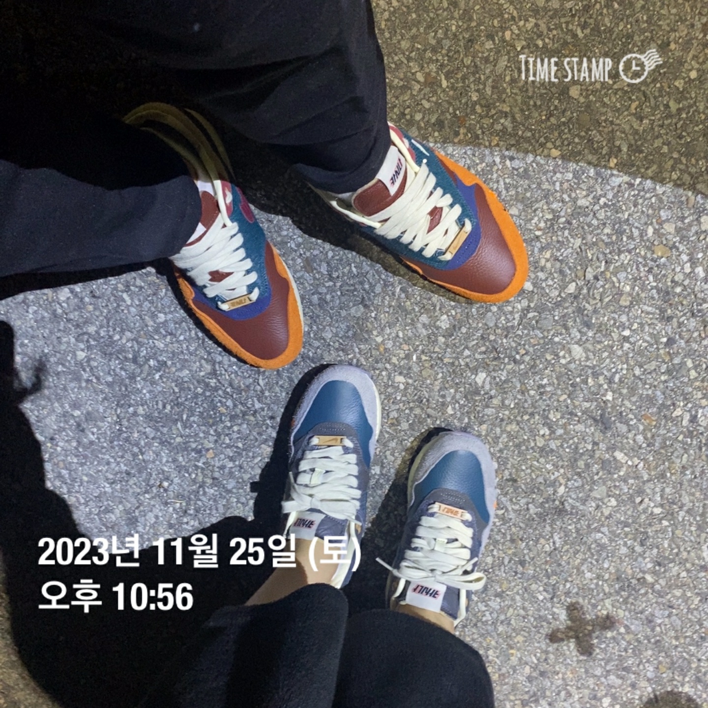Nike x Kasina Air Max 1 SP Won-Ang Particle Grey, Ader Error x Zara Stitch Leather Crossbody Bag Black 착용 스타일