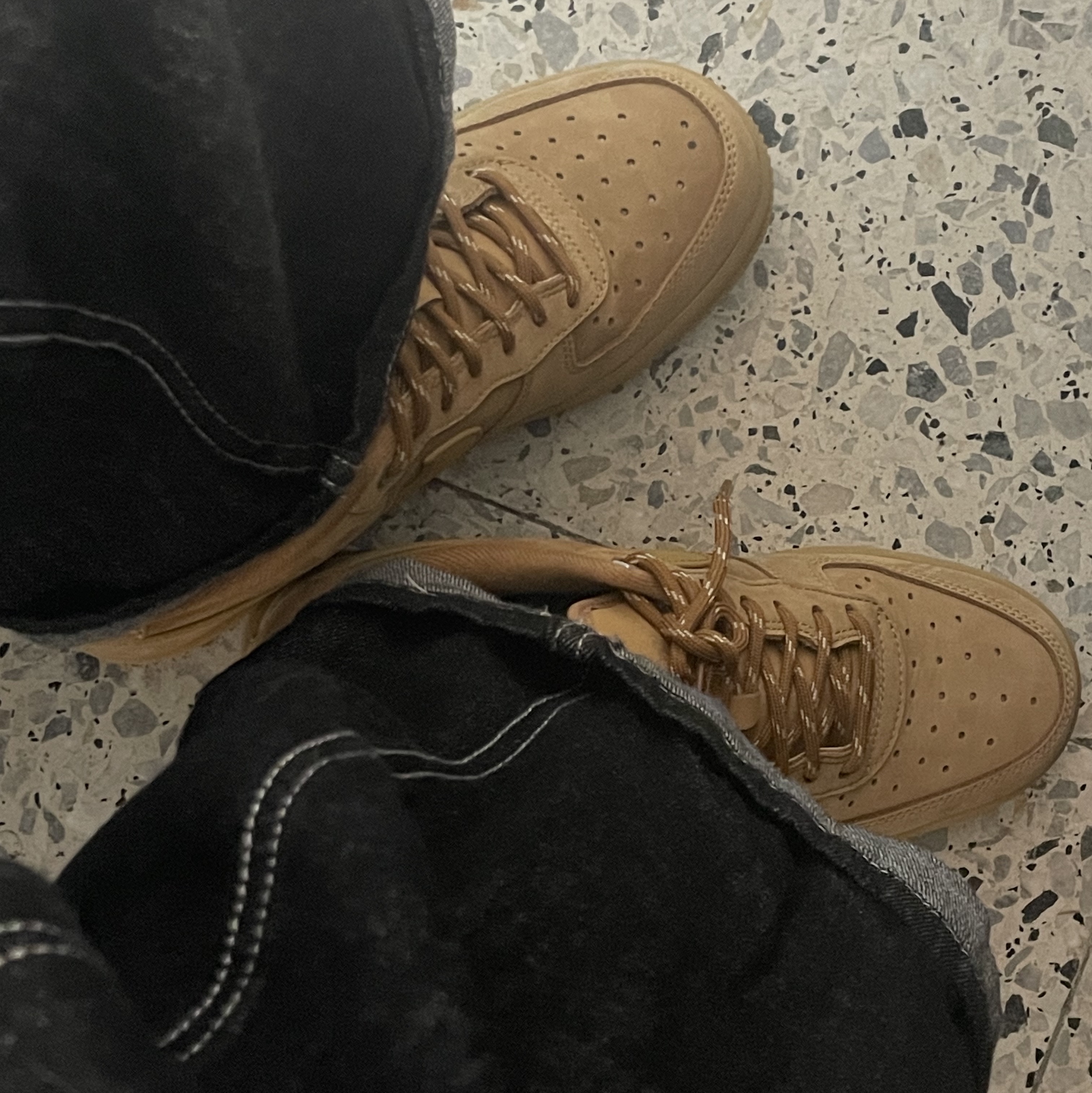 Nike Air Force 1 '07 WB Flax 착용 스타일 - 2