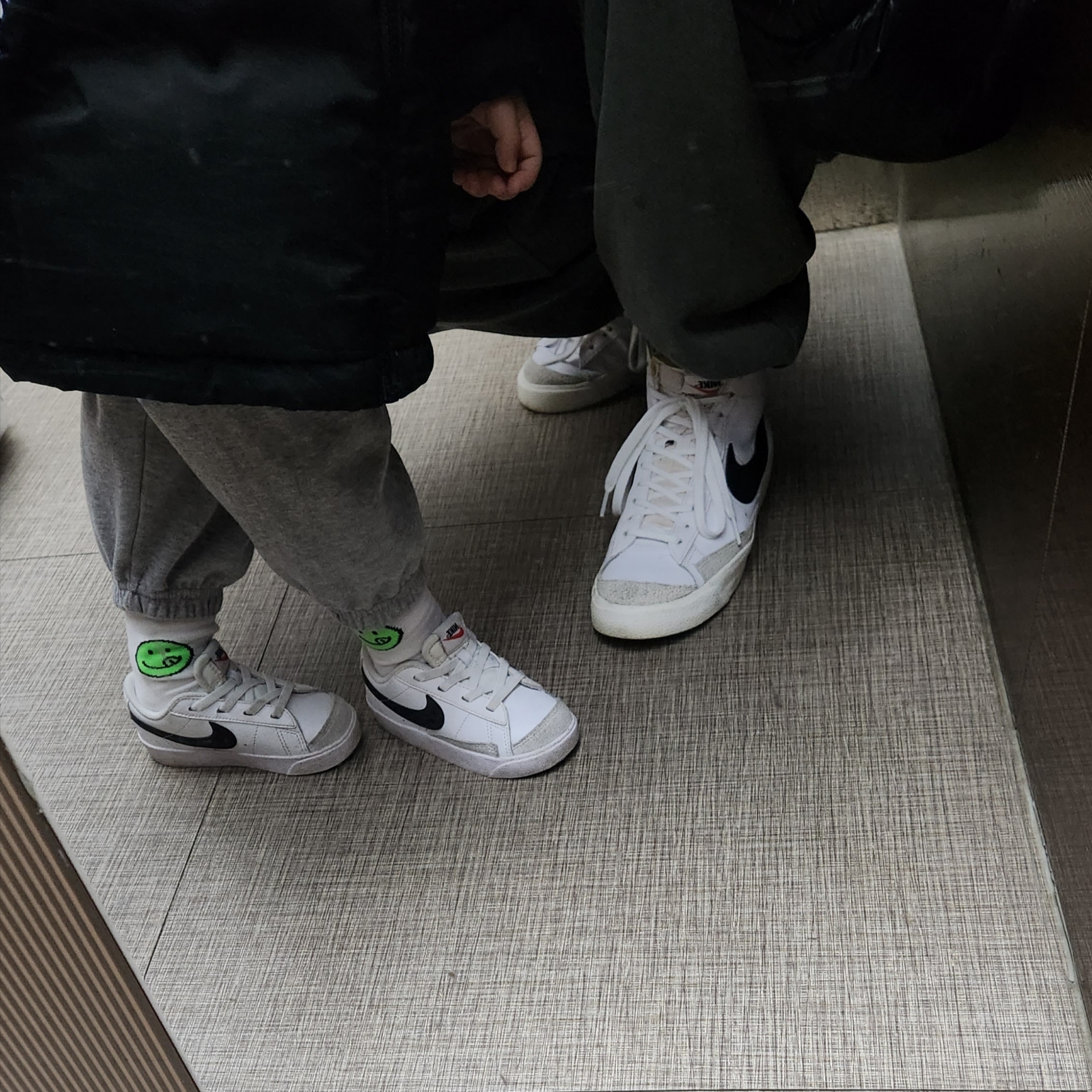 Nike Blazer Mid '77 Vintage White Black 착용 스타일