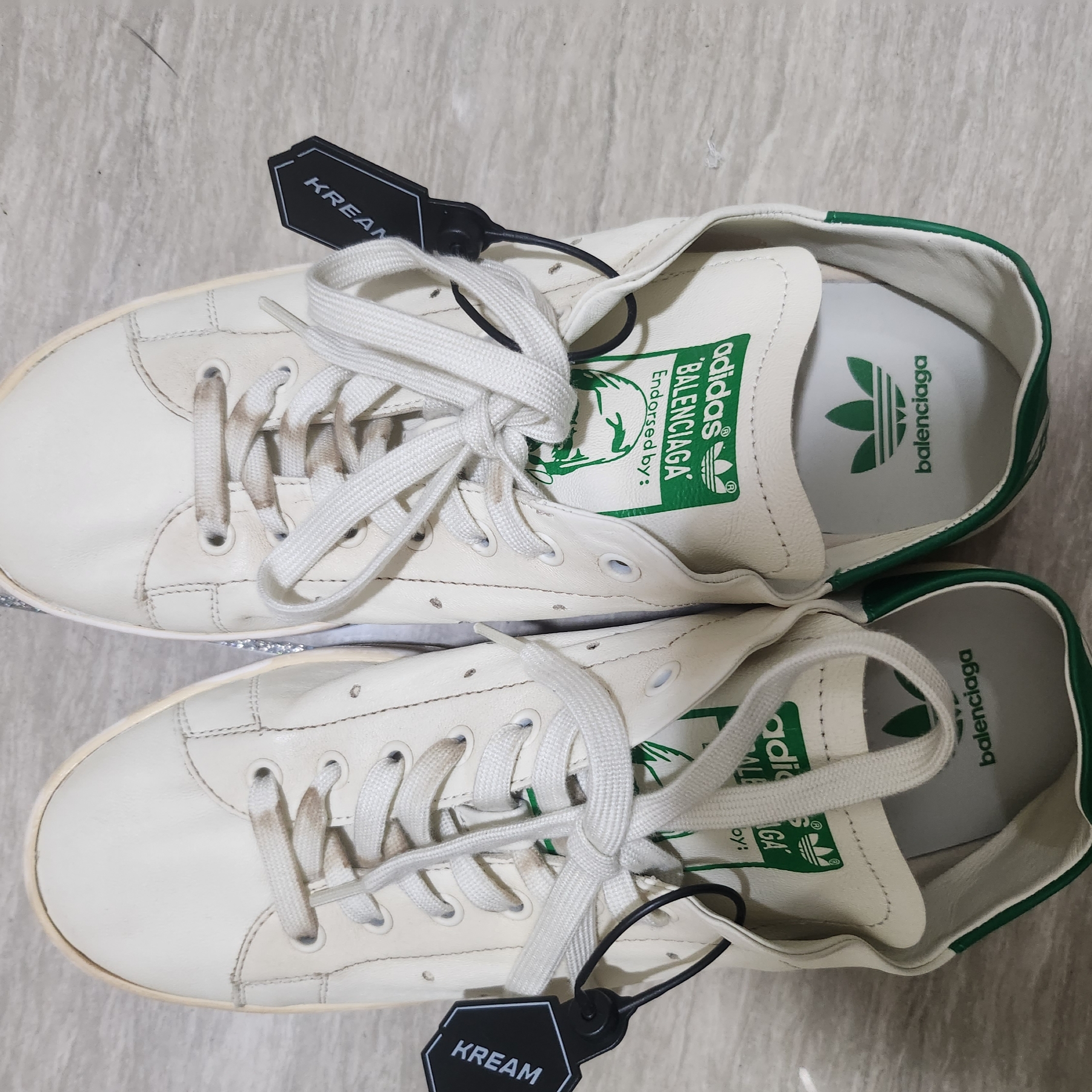 Balenciaga x Adidas Stan Smith Worn Out White Green 착용 스타일