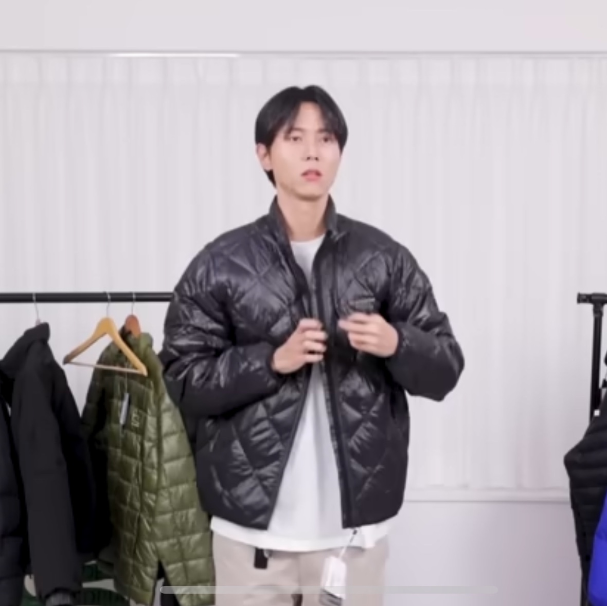 Thisisneverthat Ultralight Down Jacket Black 착용 스타일 - 2