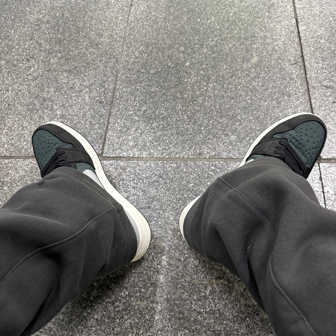 Jordan 1 Element Gore-Tex Particle Grey 착용 스타일