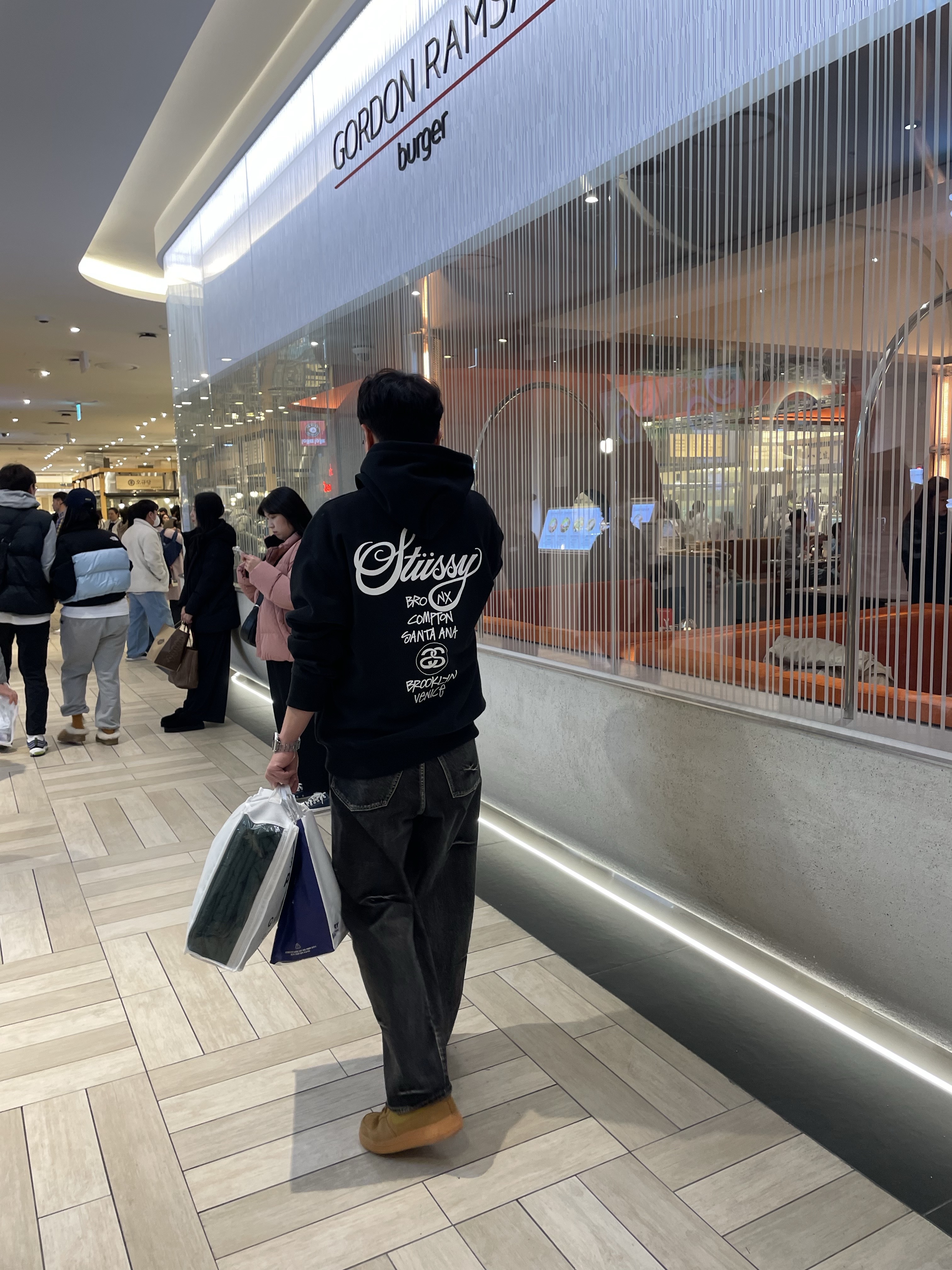 Stussy World Tour Hoodie Black 2023, Nike Air Force 1 '07 WB Flax 착용 스타일
