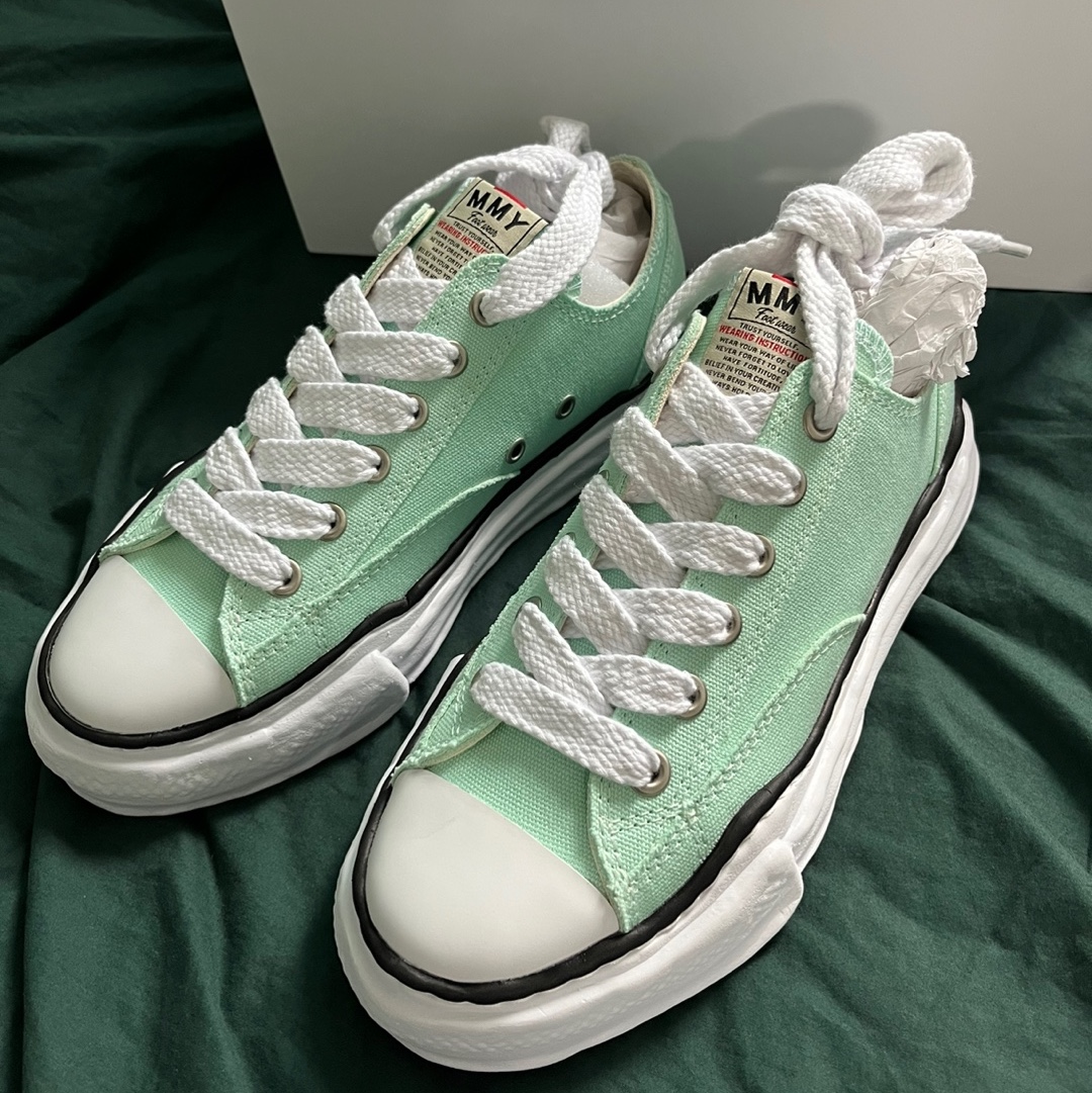 Maison Mihara Yasuhiro Peterson OG Sole Canvas Low Sneakers Light Blue 착용 스타일
