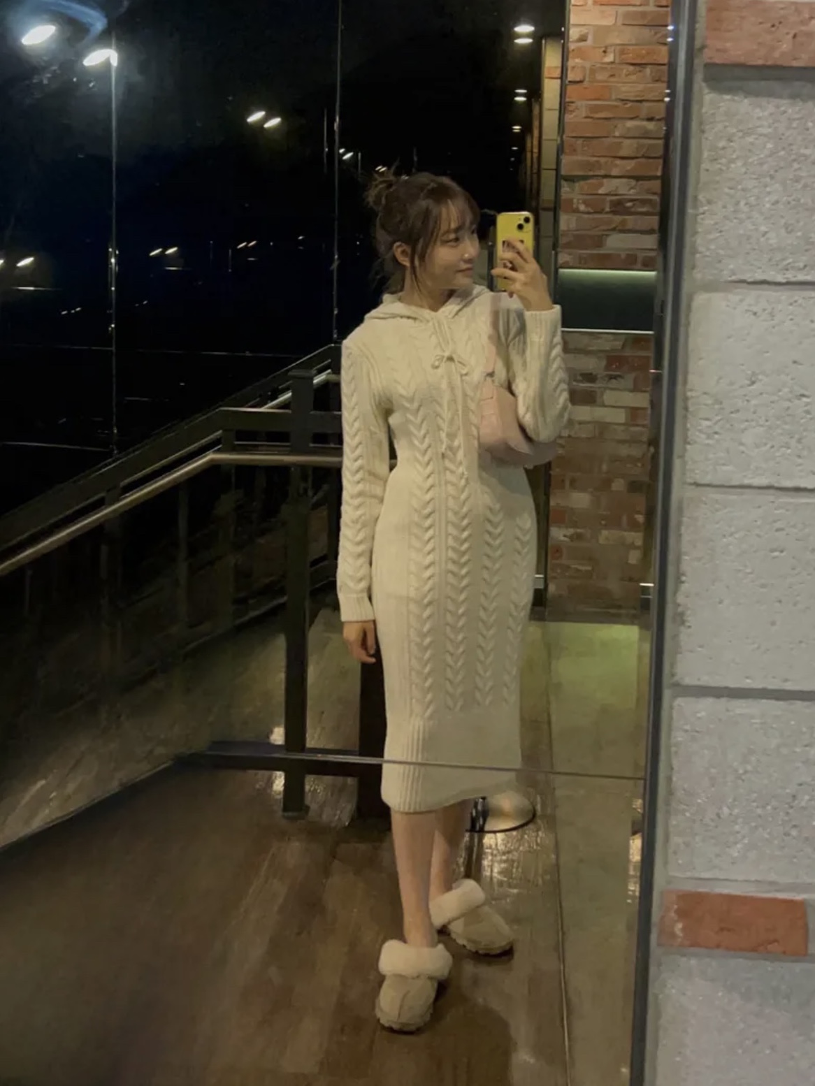 (W) UGG Coquette Slipper Chestnut 착용 스타일