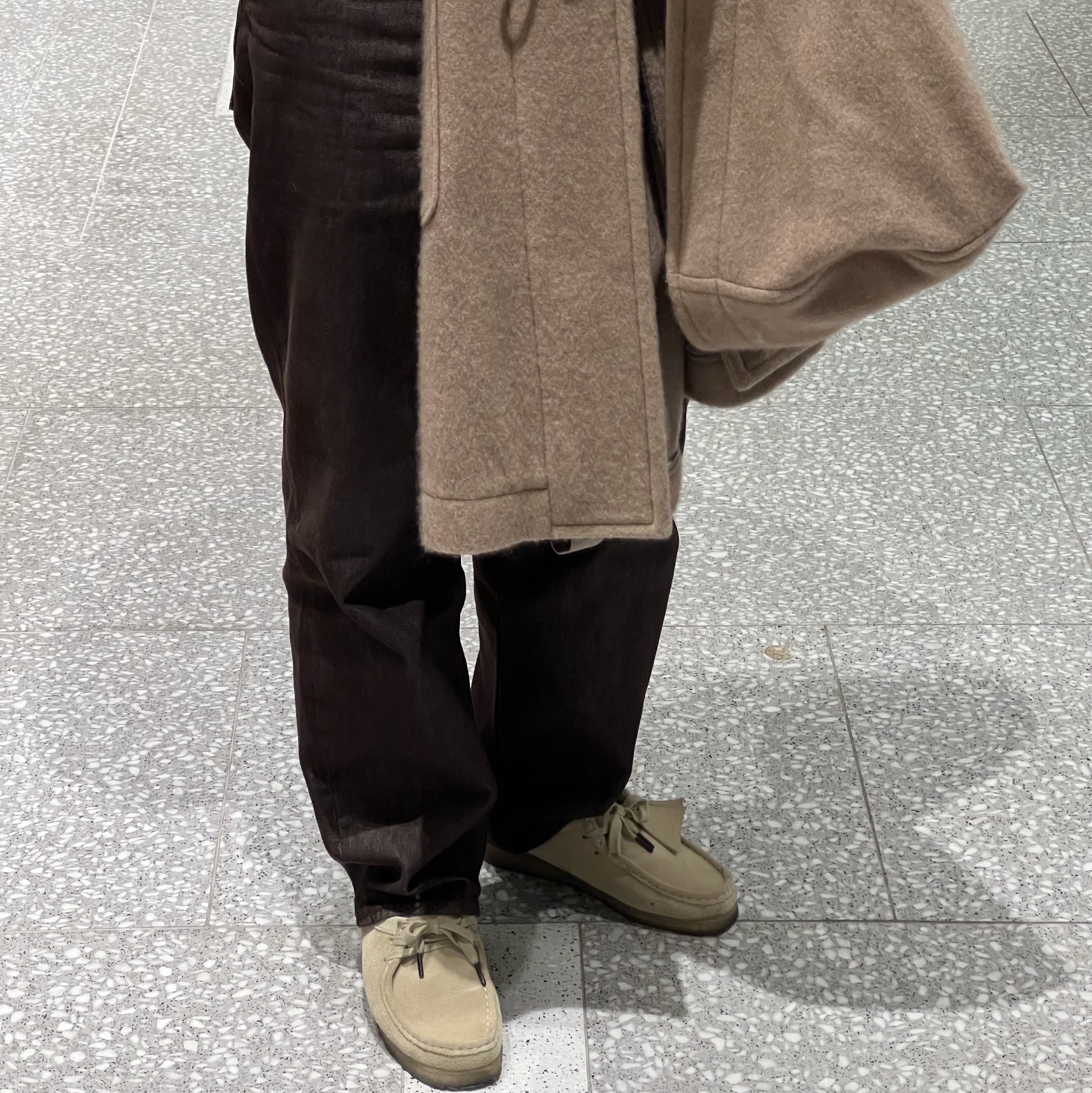 Auralee Hard Twist Denim Wide Pants Brown - 22AW, Clarks Wallabee Maple Suede 착용 스타일