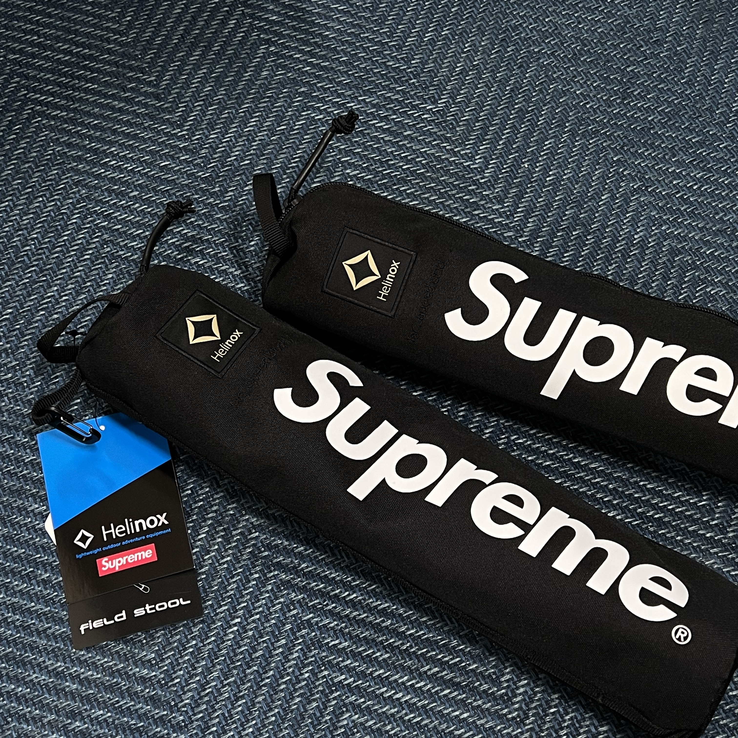 Supreme x Helinox Tactical Field Stool Black (Set Of 2) - 23FW 착용 스타일 - 1
