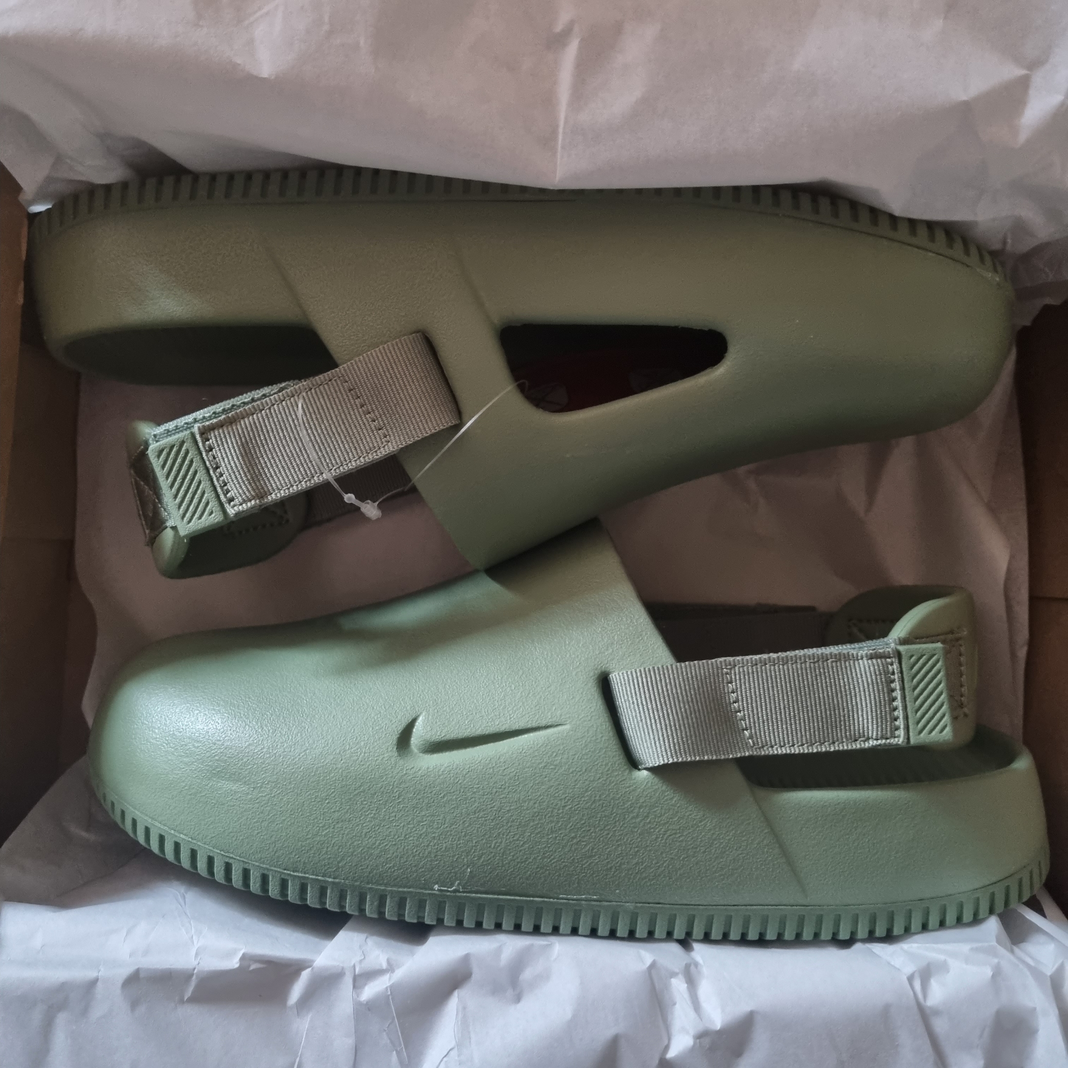 Nike Calm Mule Oil Green 착용 스타일