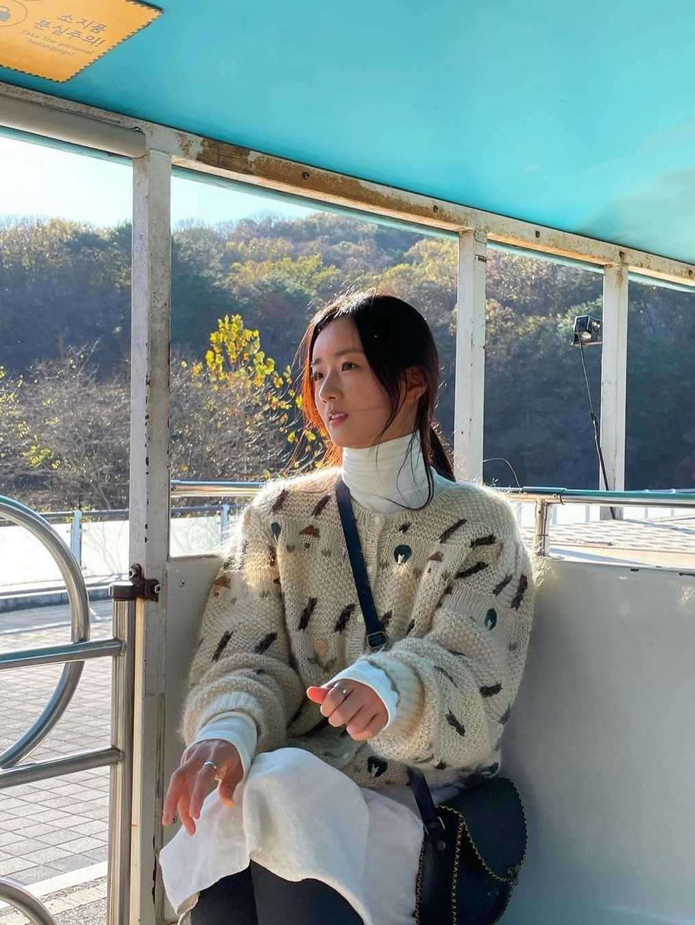 (W) Maison Kitsune Profile Fox Argyle Cardigan Light Pink, Greenbutter Women Vintage Jacquard Pattern Cardigan Sky blue 착용 스타일 - 4